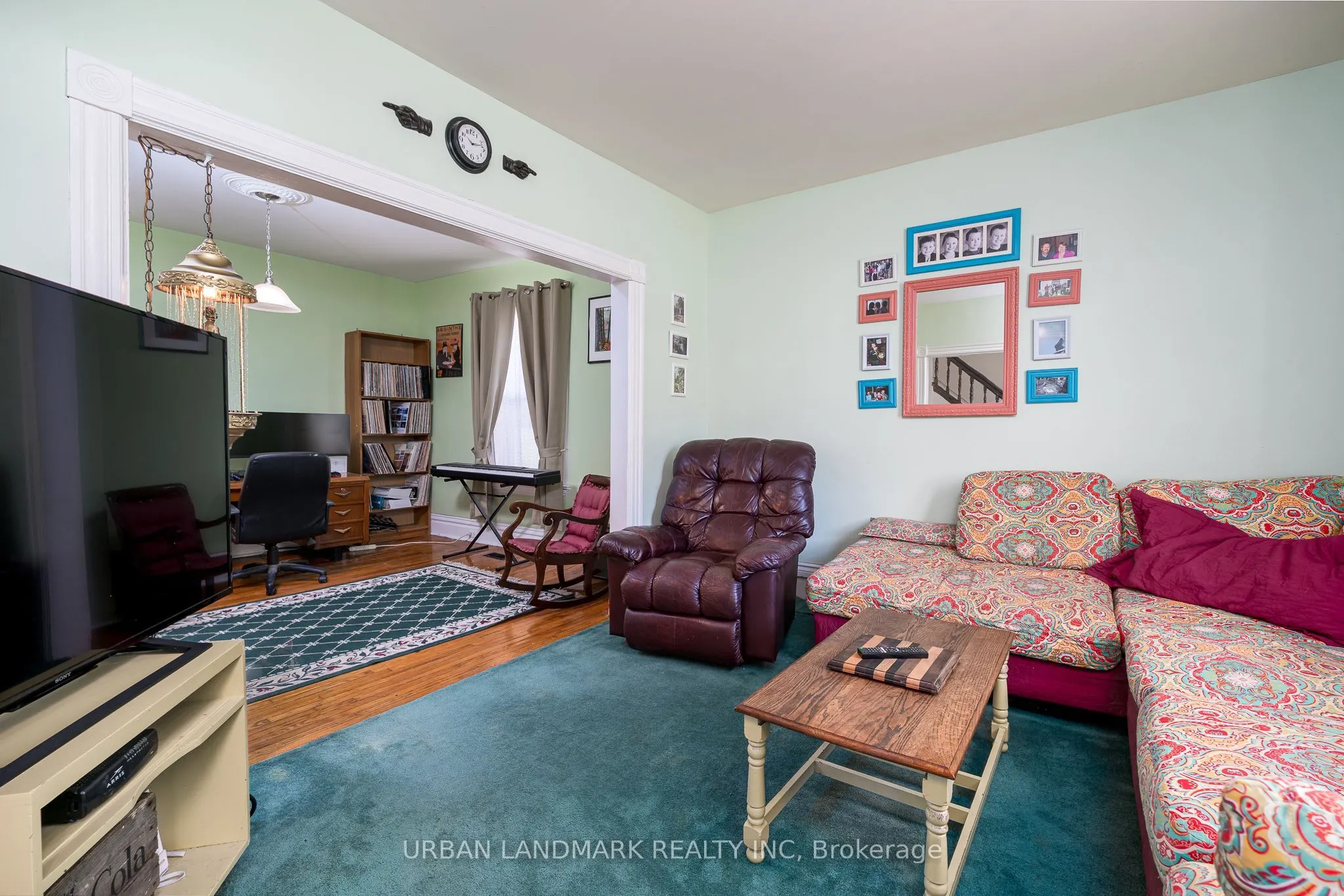 225 St Lawrence Street W