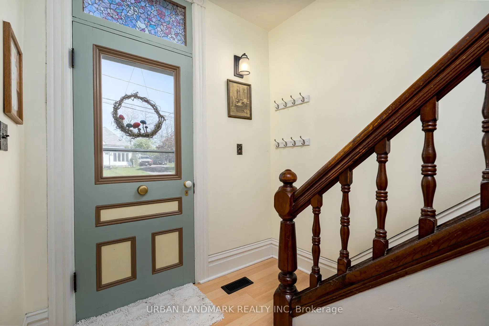 225 St Lawrence Street W
