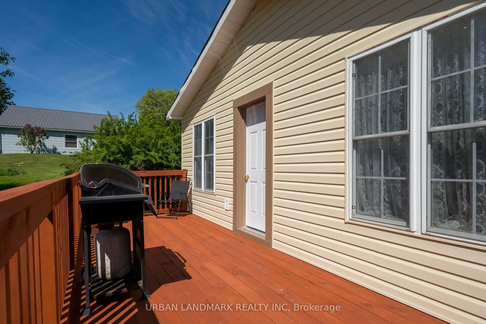 225 St Lawrence Street W