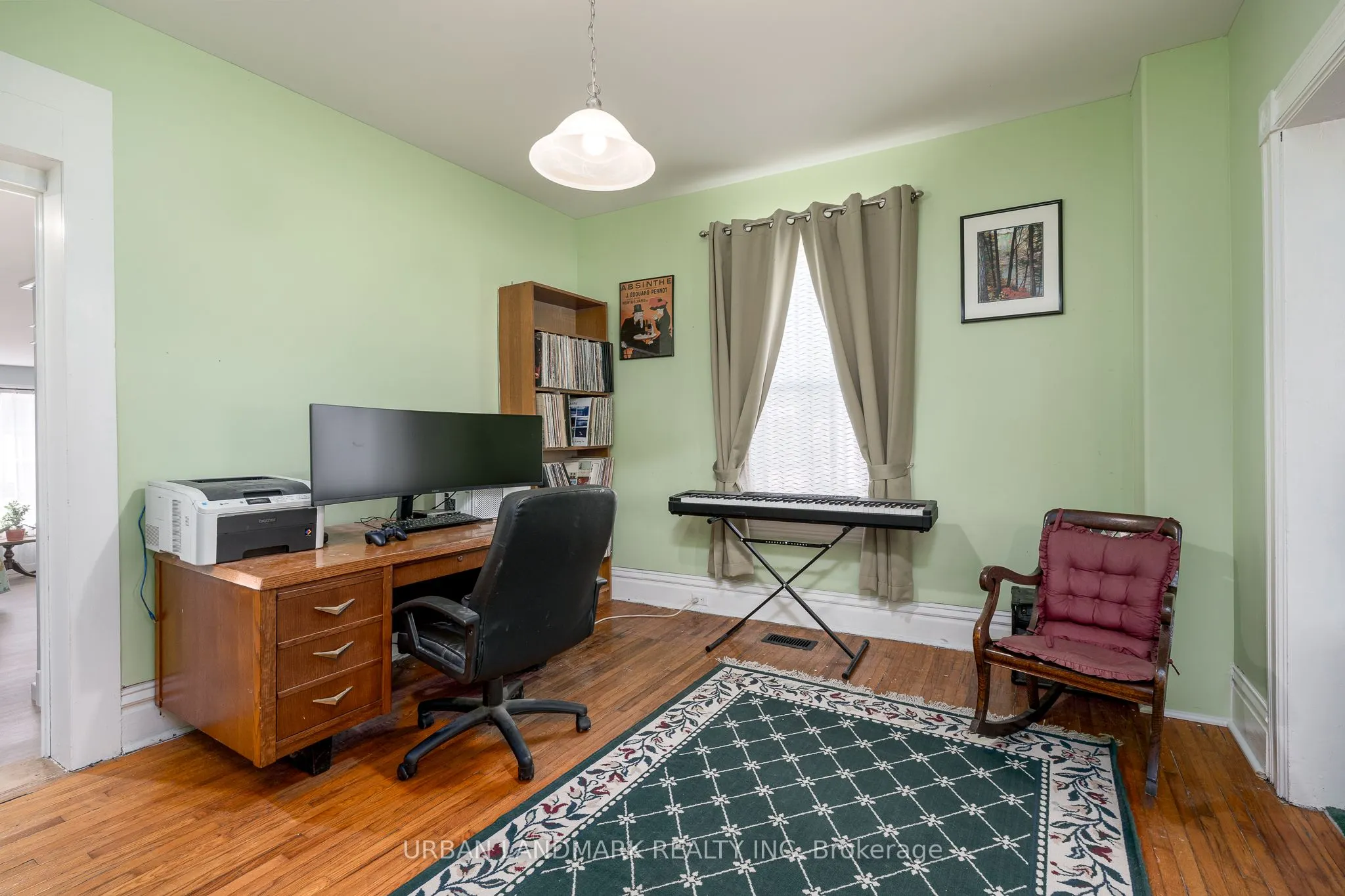 225 St Lawrence Street W