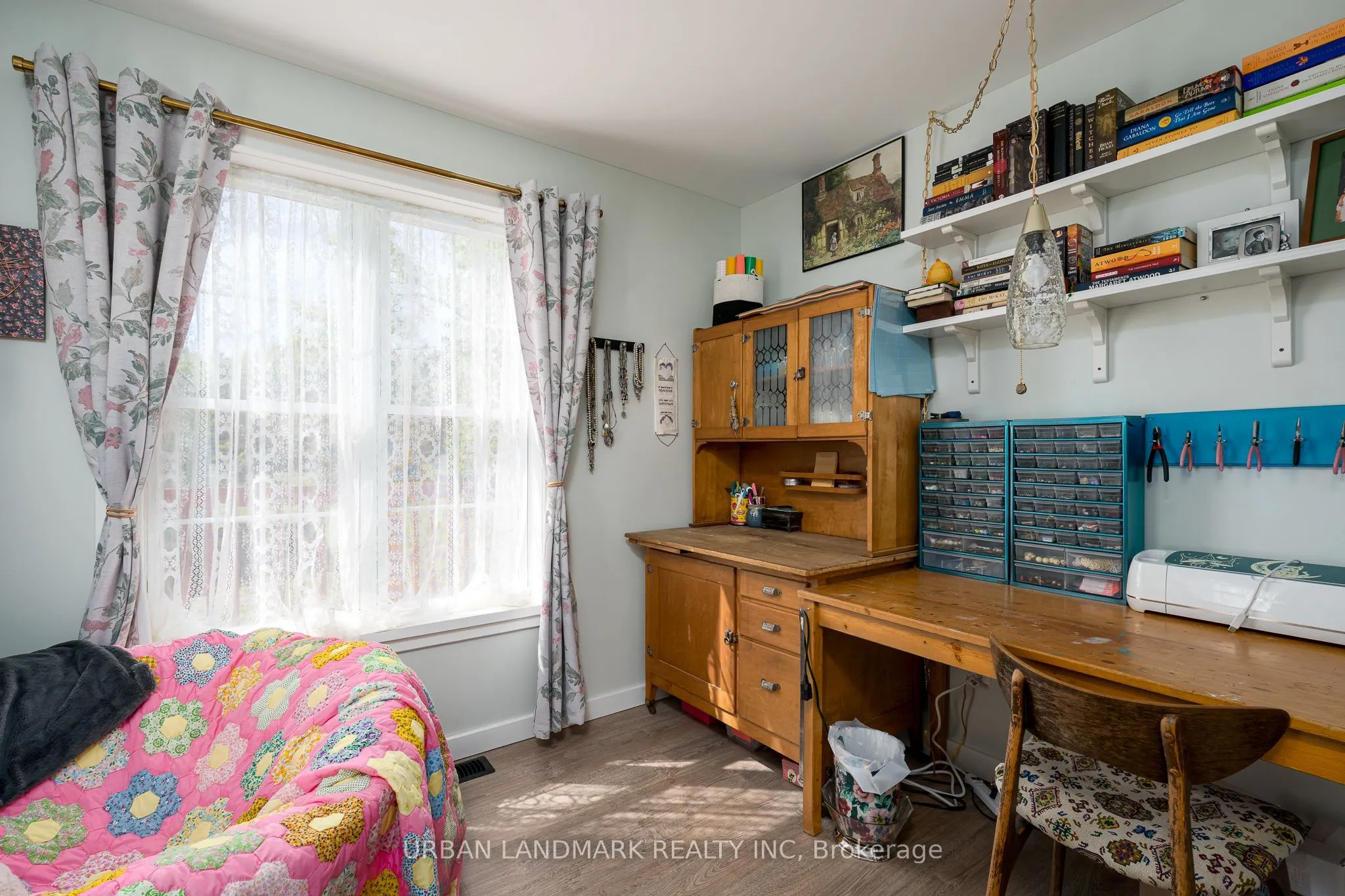 225 St Lawrence Street W