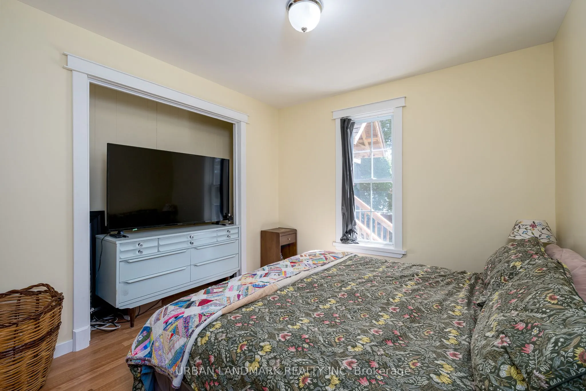 225 St Lawrence Street W