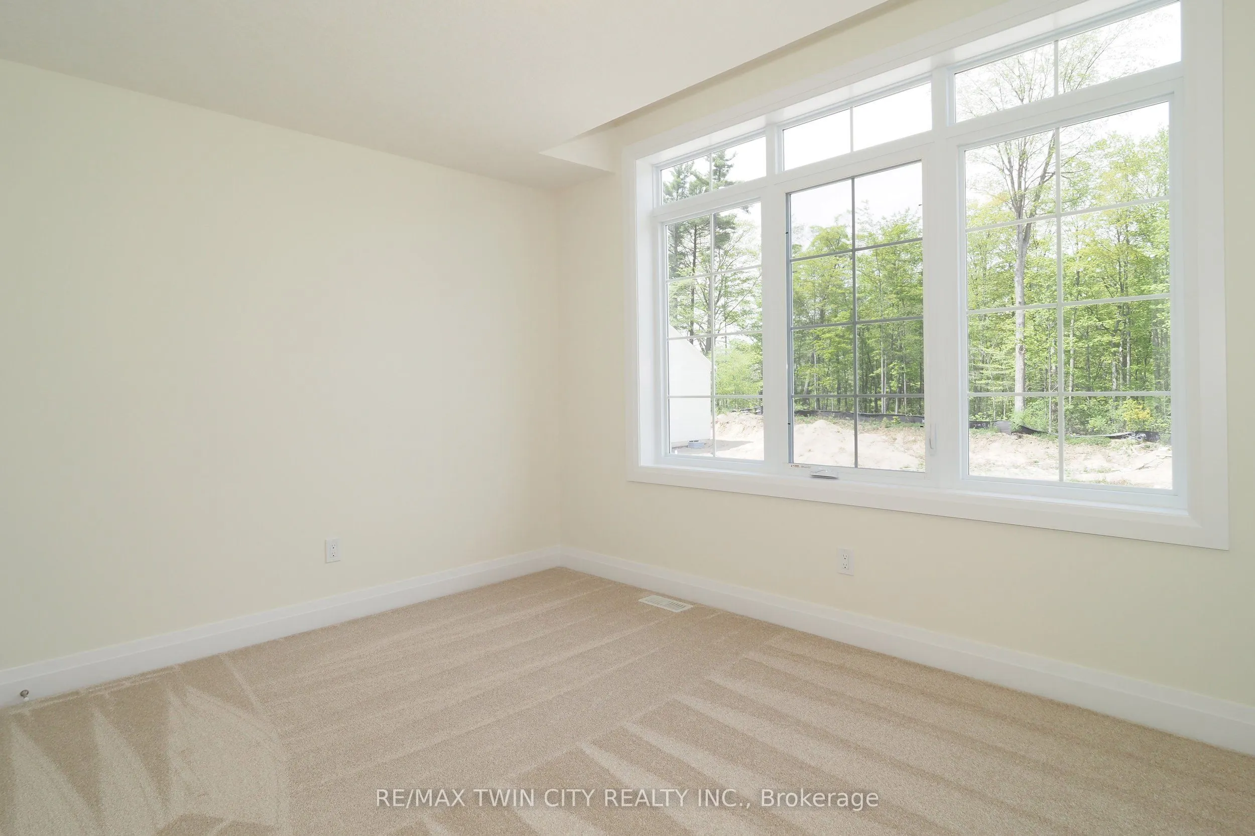 220 JEFFREY Place