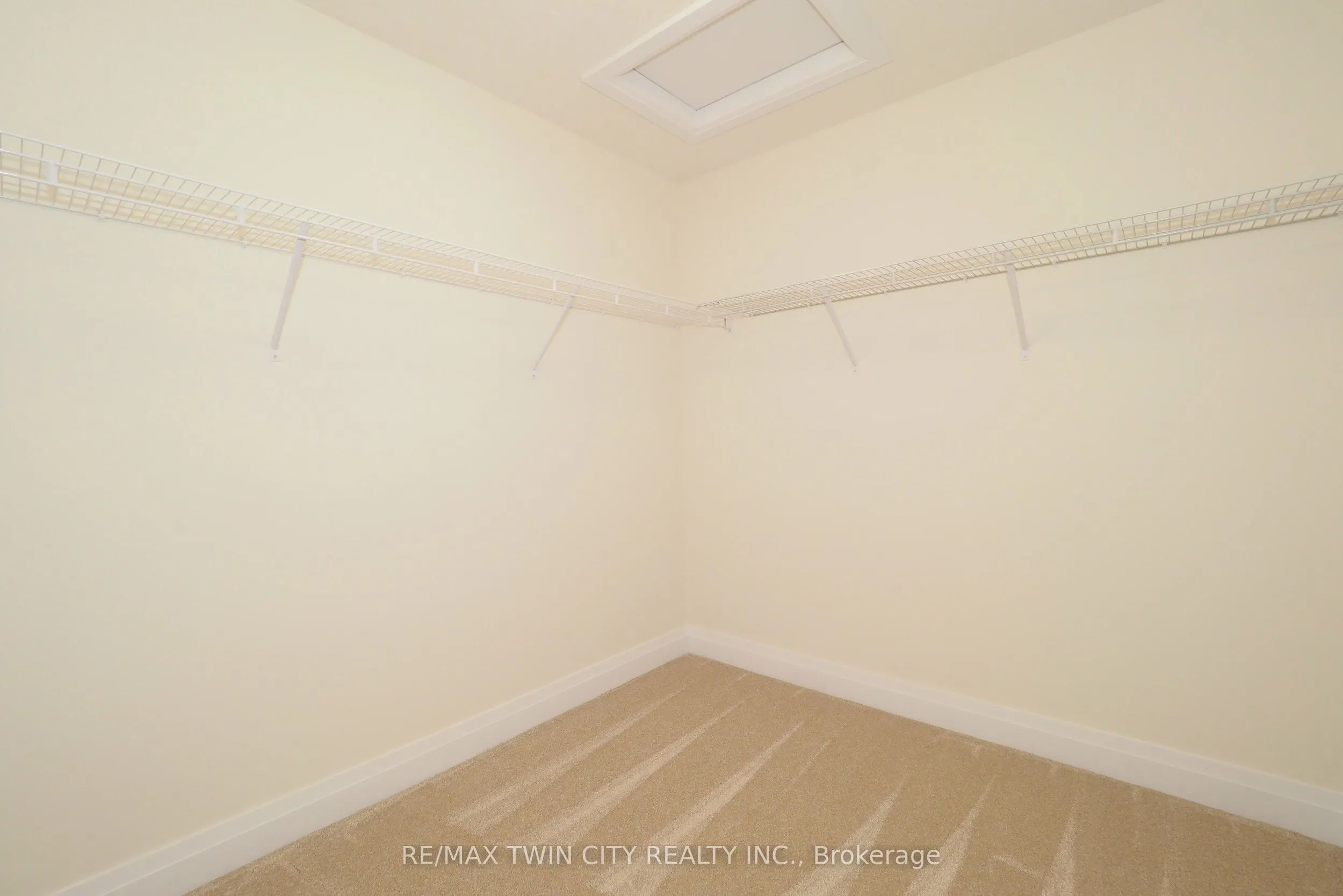 220 JEFFREY Place