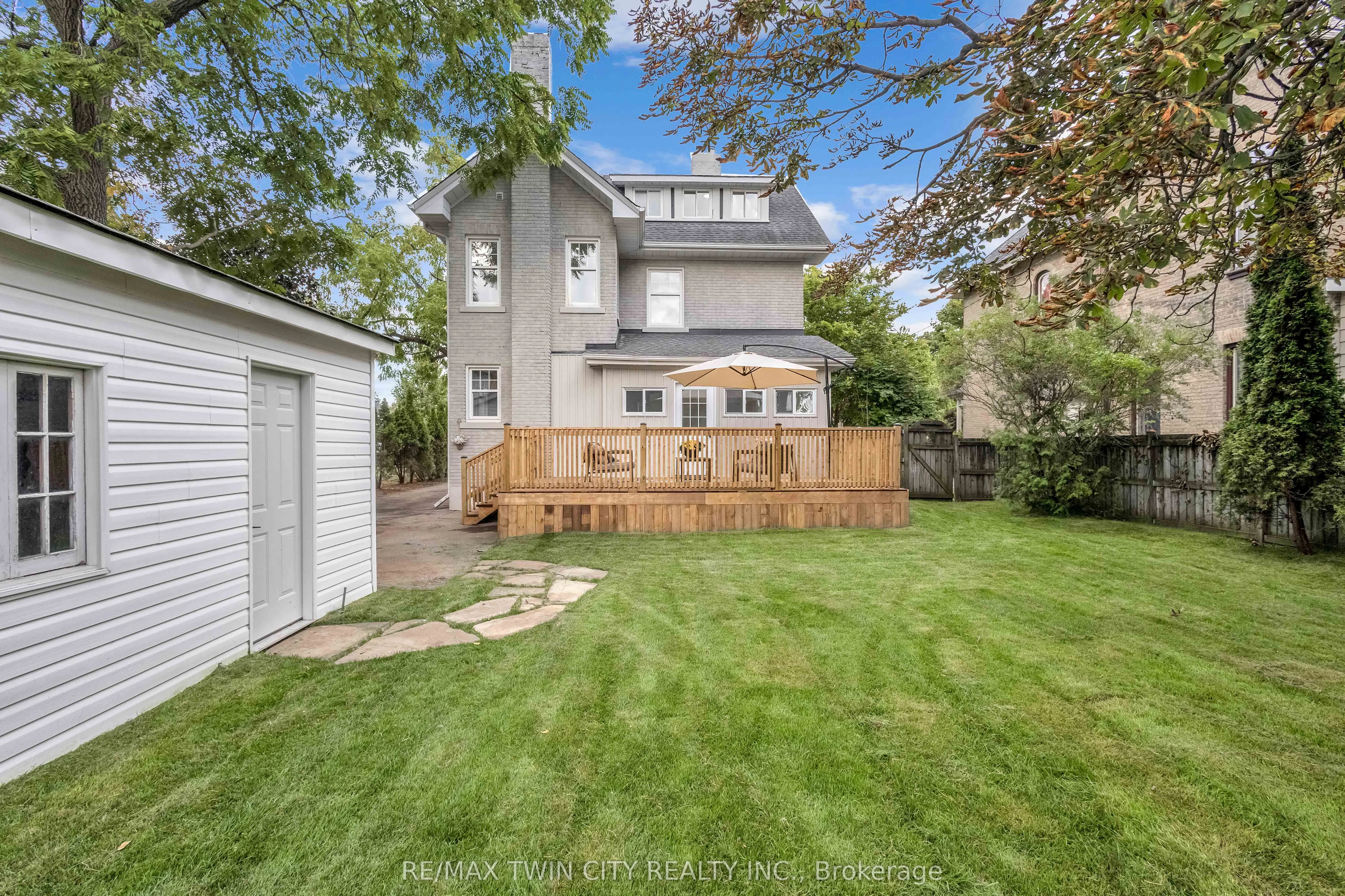 15 Hawarden Avenue