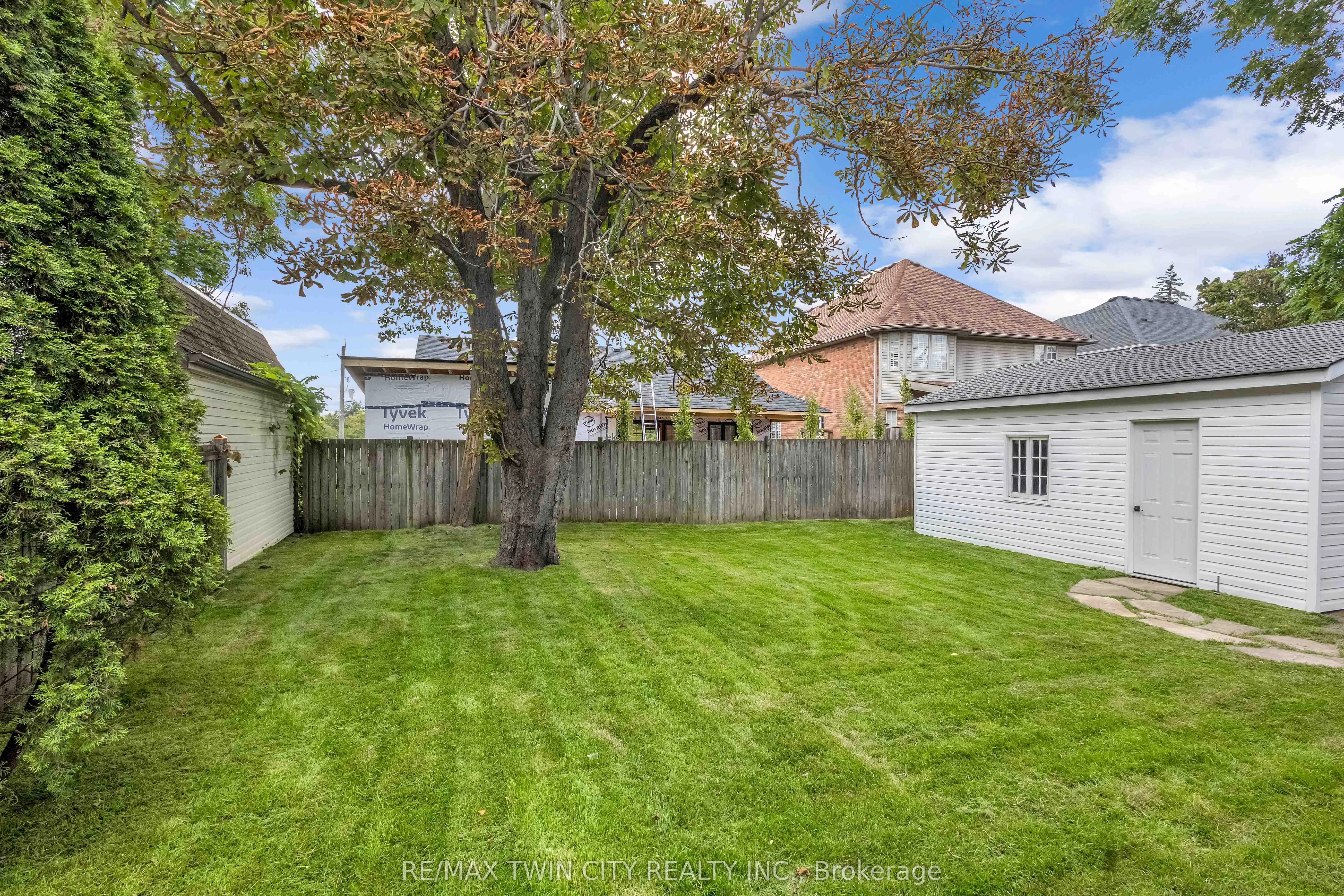15 Hawarden Avenue