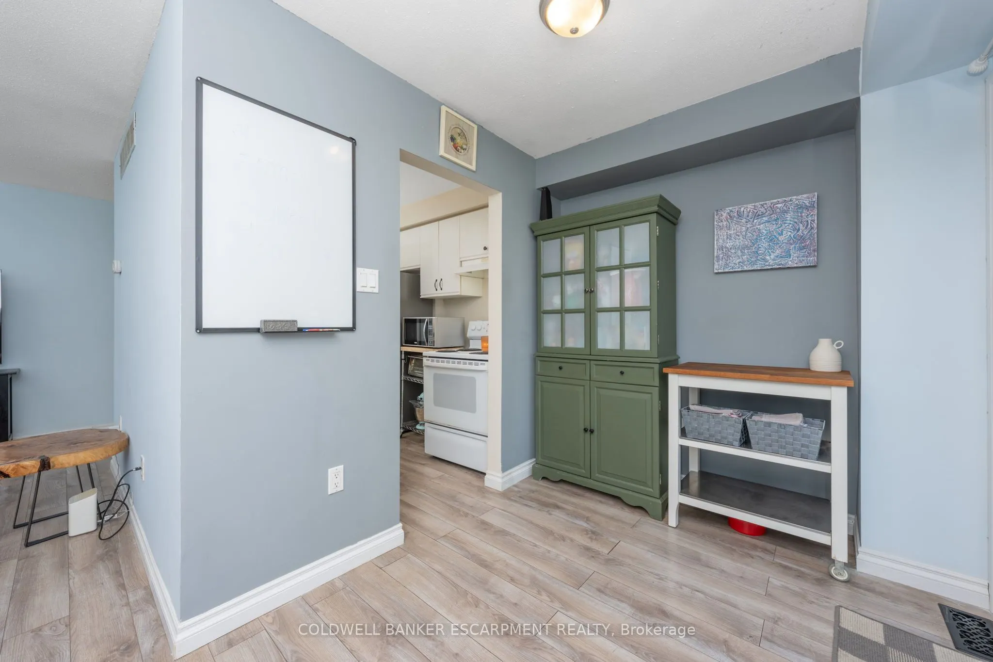 302 College Avenue W, #181