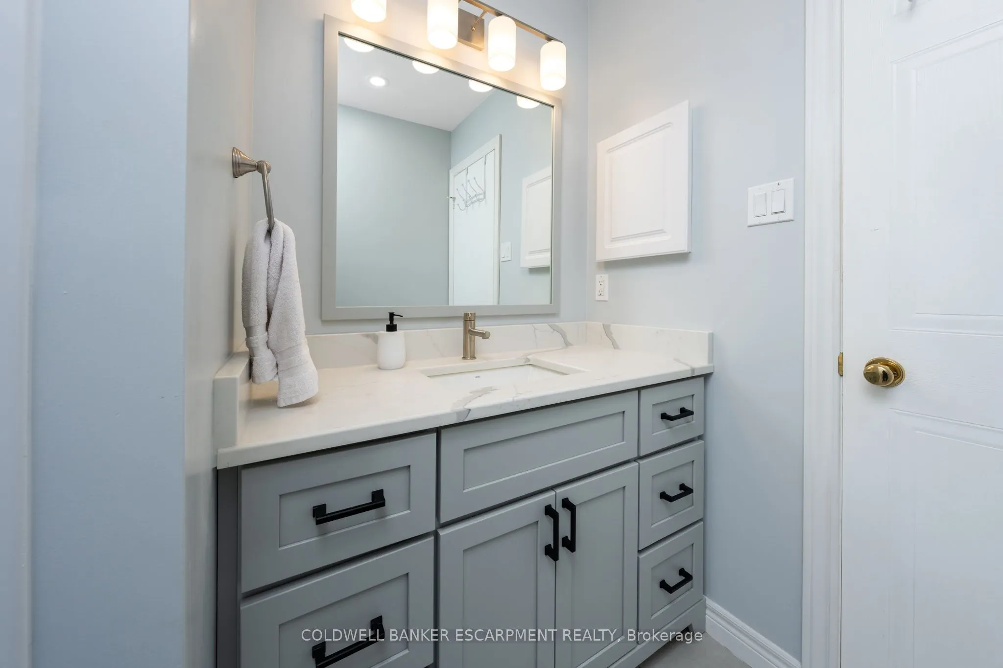 302 College Avenue W, #181