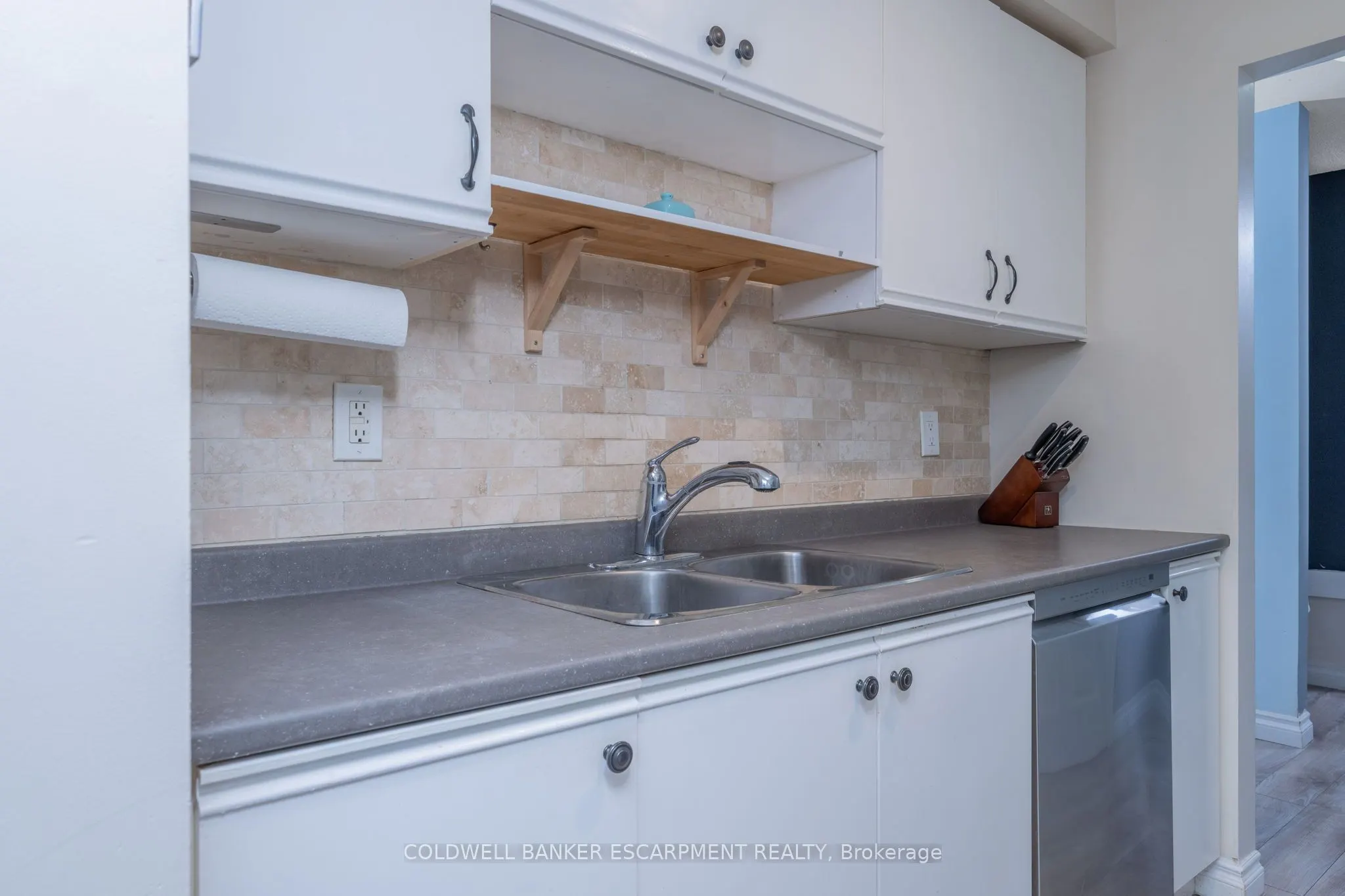 302 College Avenue W, #181