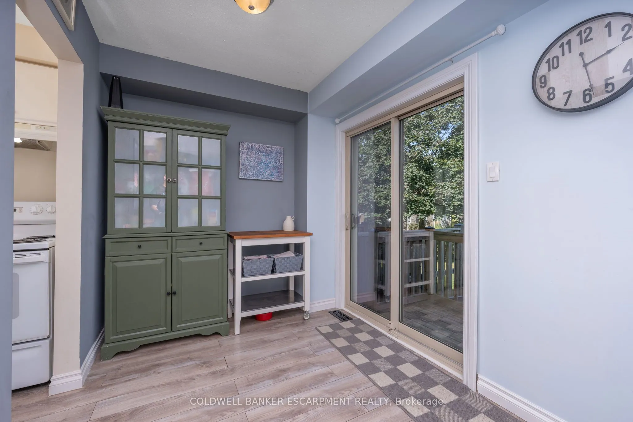 302 College Avenue W, #181