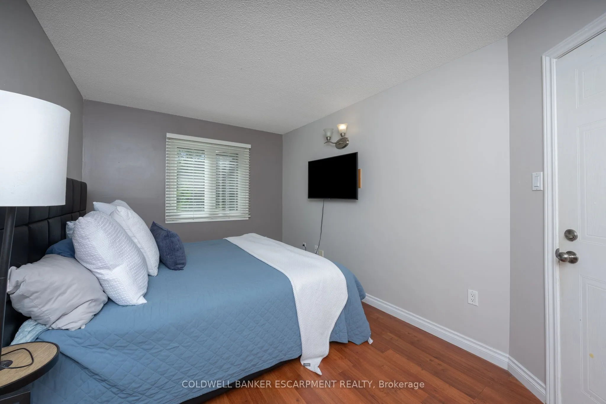 302 College Avenue W, #181