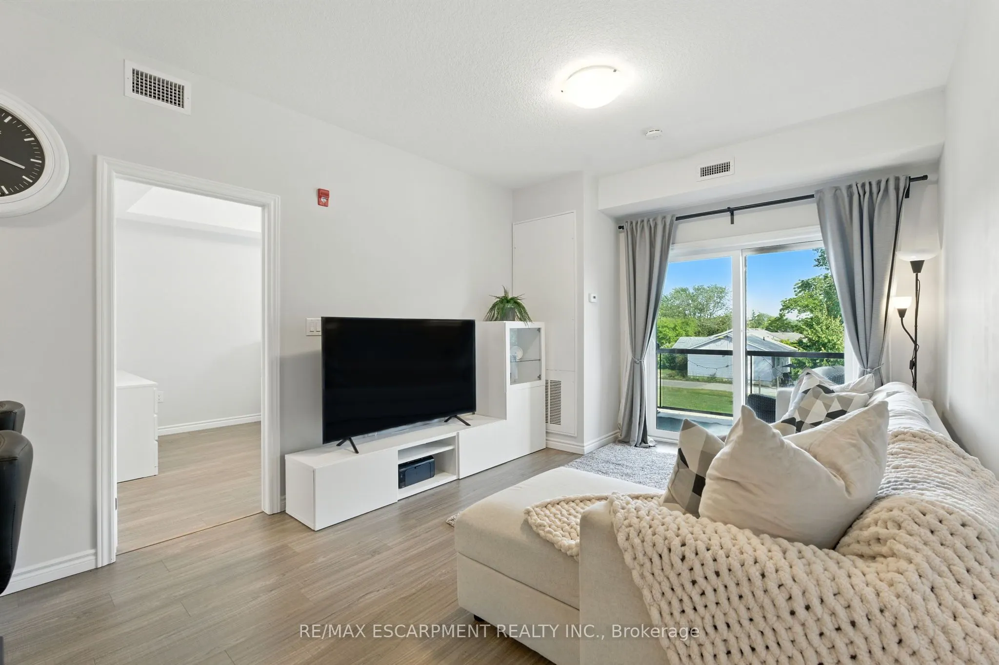 2605 BINBROOK Road, #211