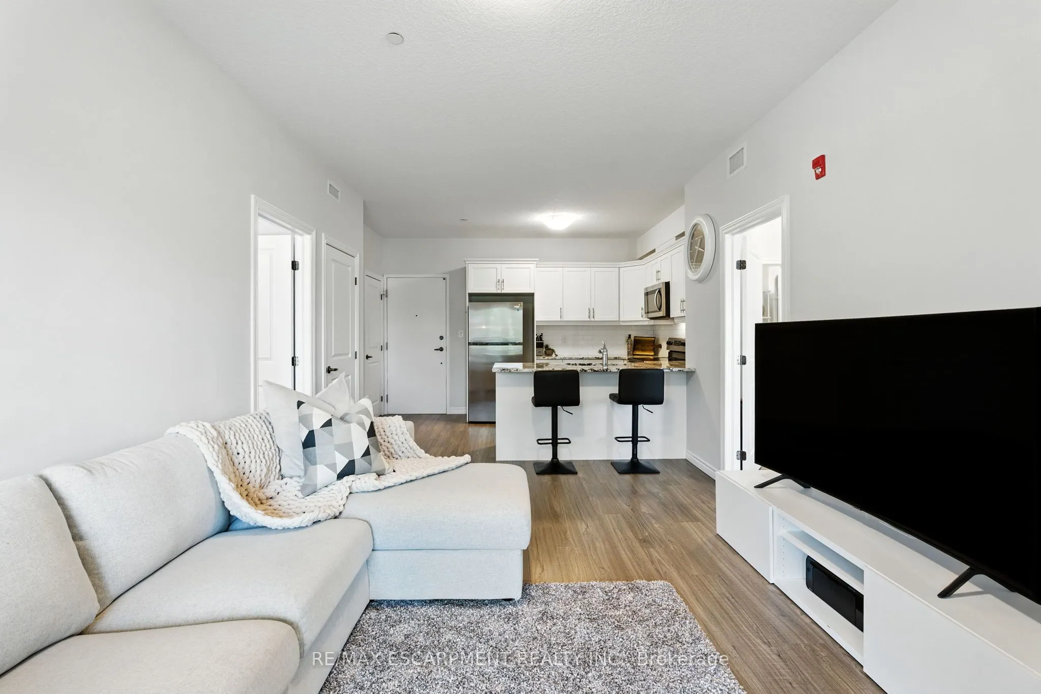2605 BINBROOK Road, #211