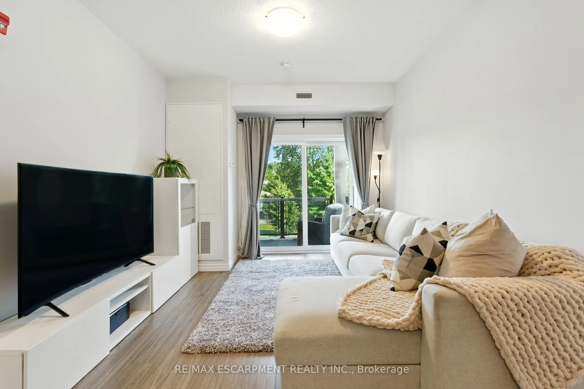 2605 BINBROOK Road, #211