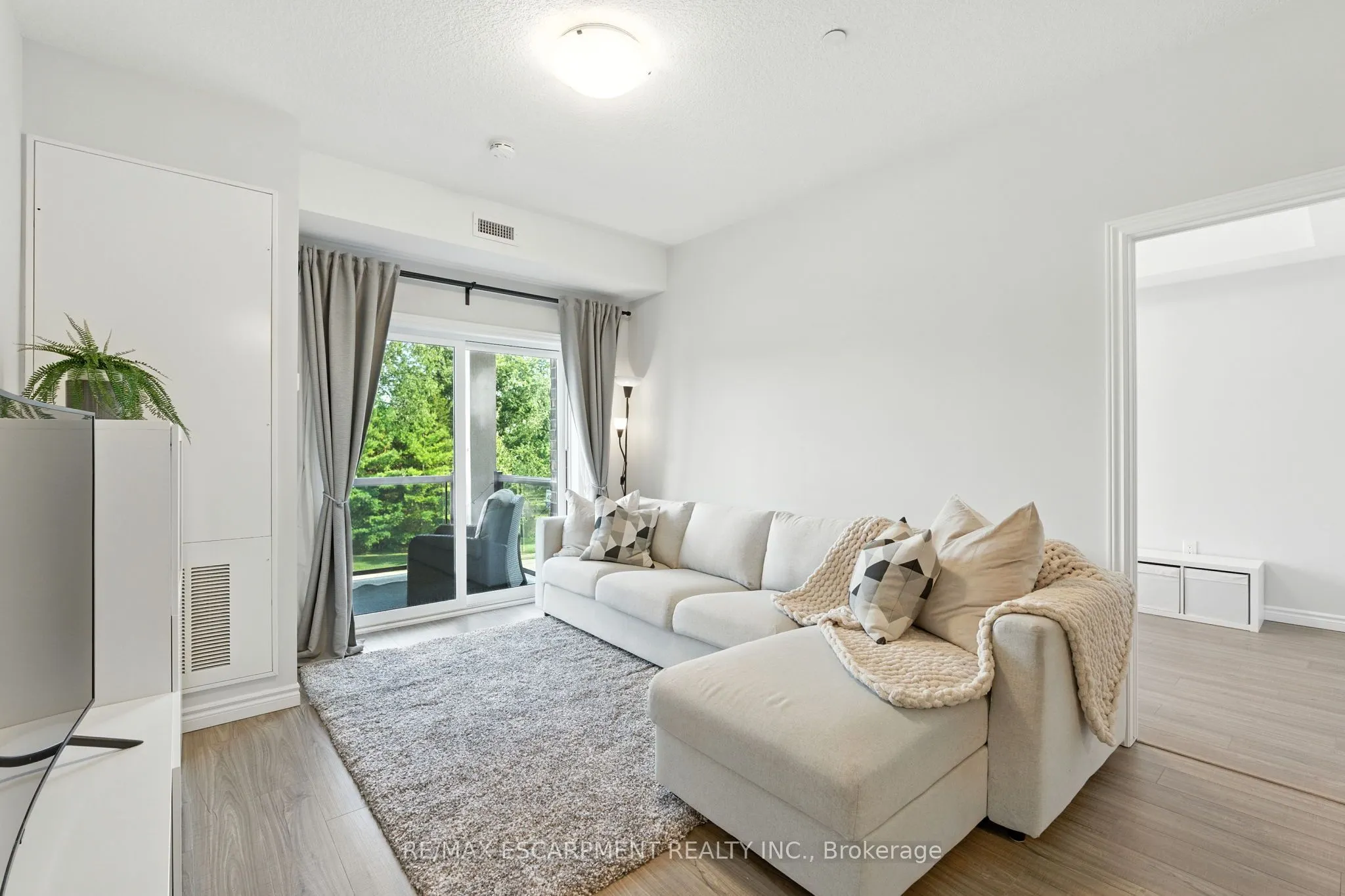 2605 BINBROOK Road, #211