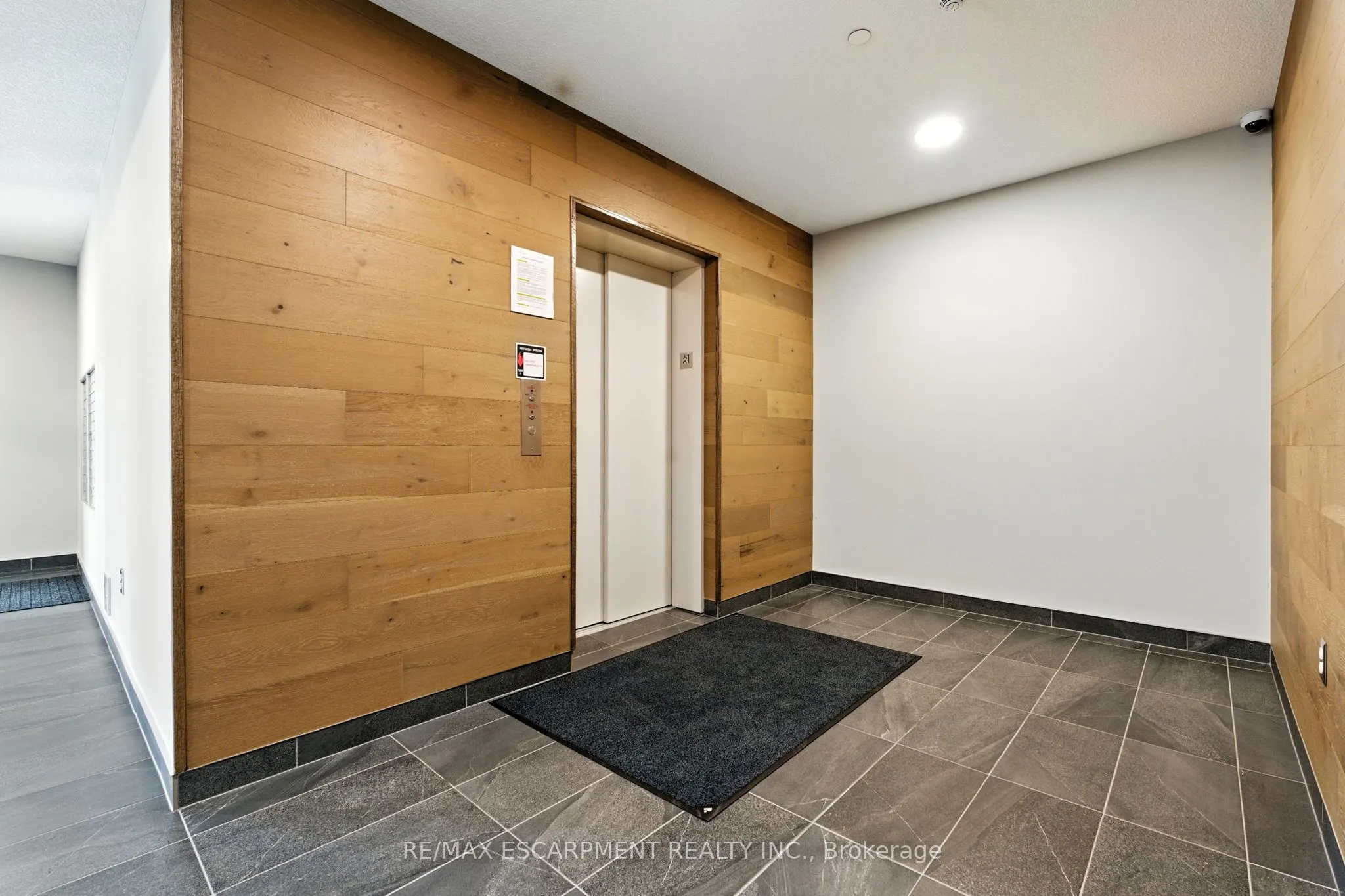 2605 BINBROOK Road, #211