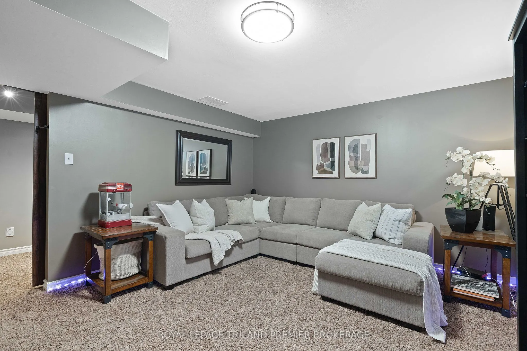 852 Crestview Crescent