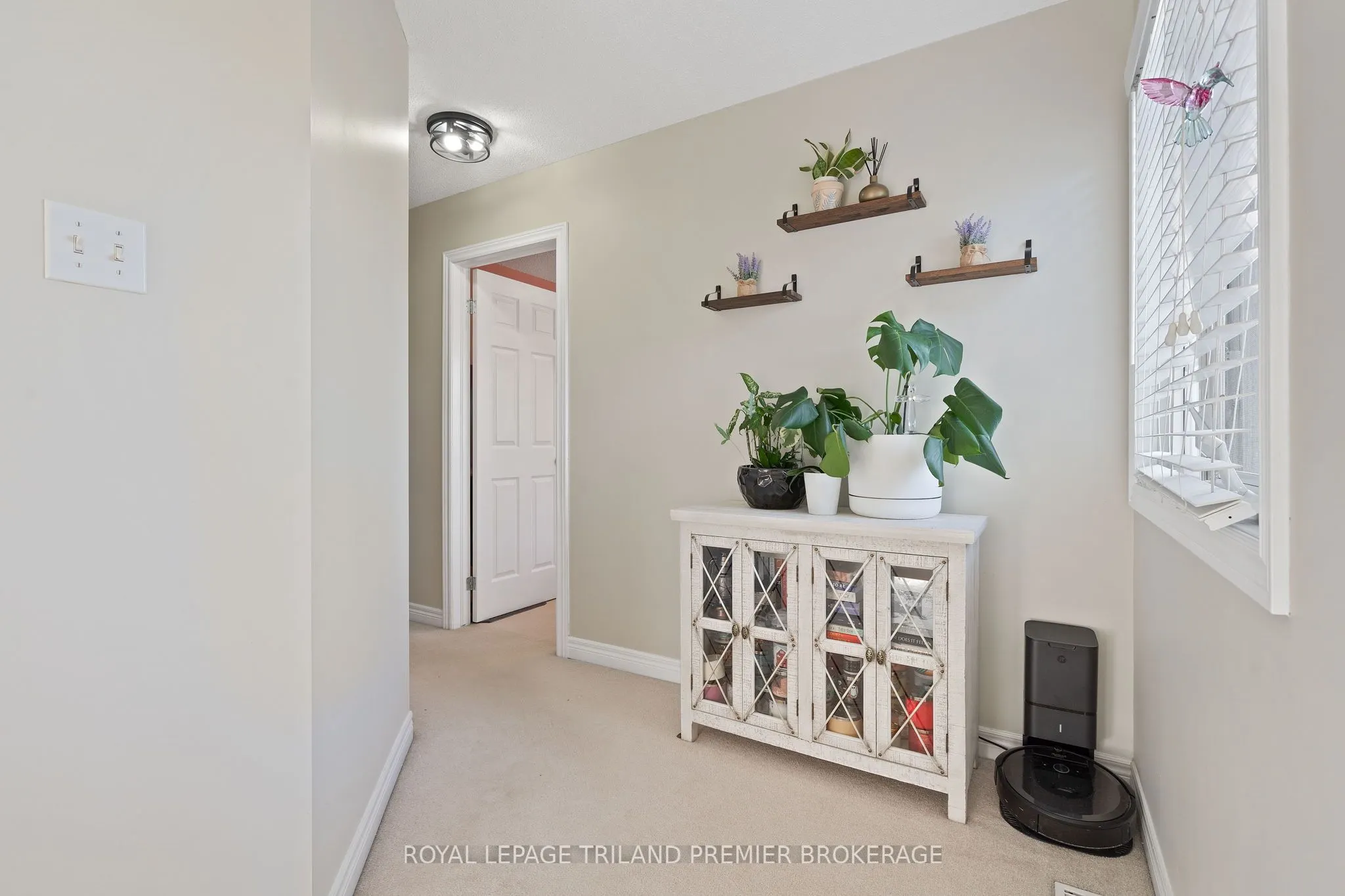 852 Crestview Crescent