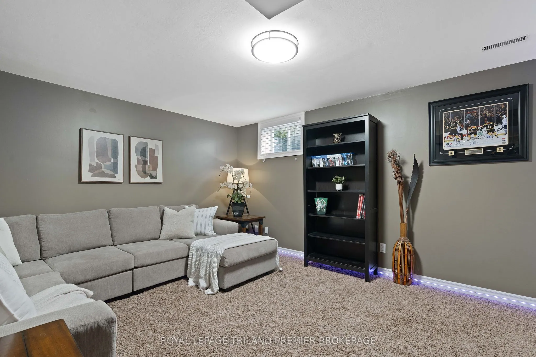 852 Crestview Crescent