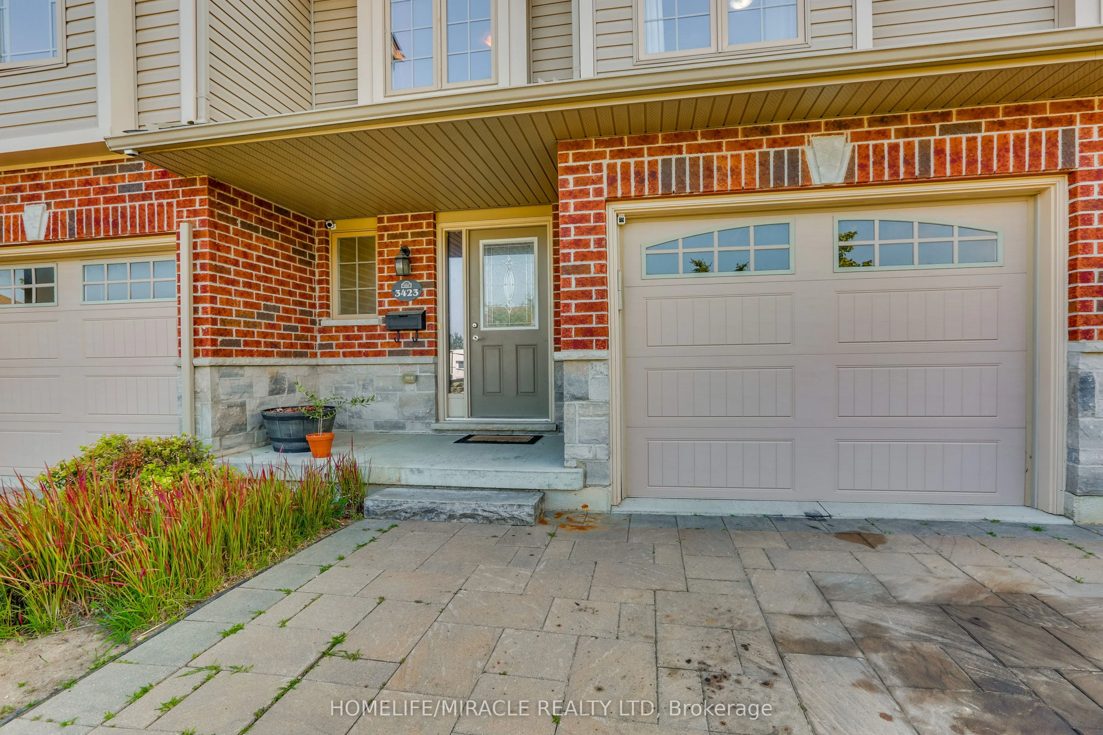 3423 Castle Rock Place, #10