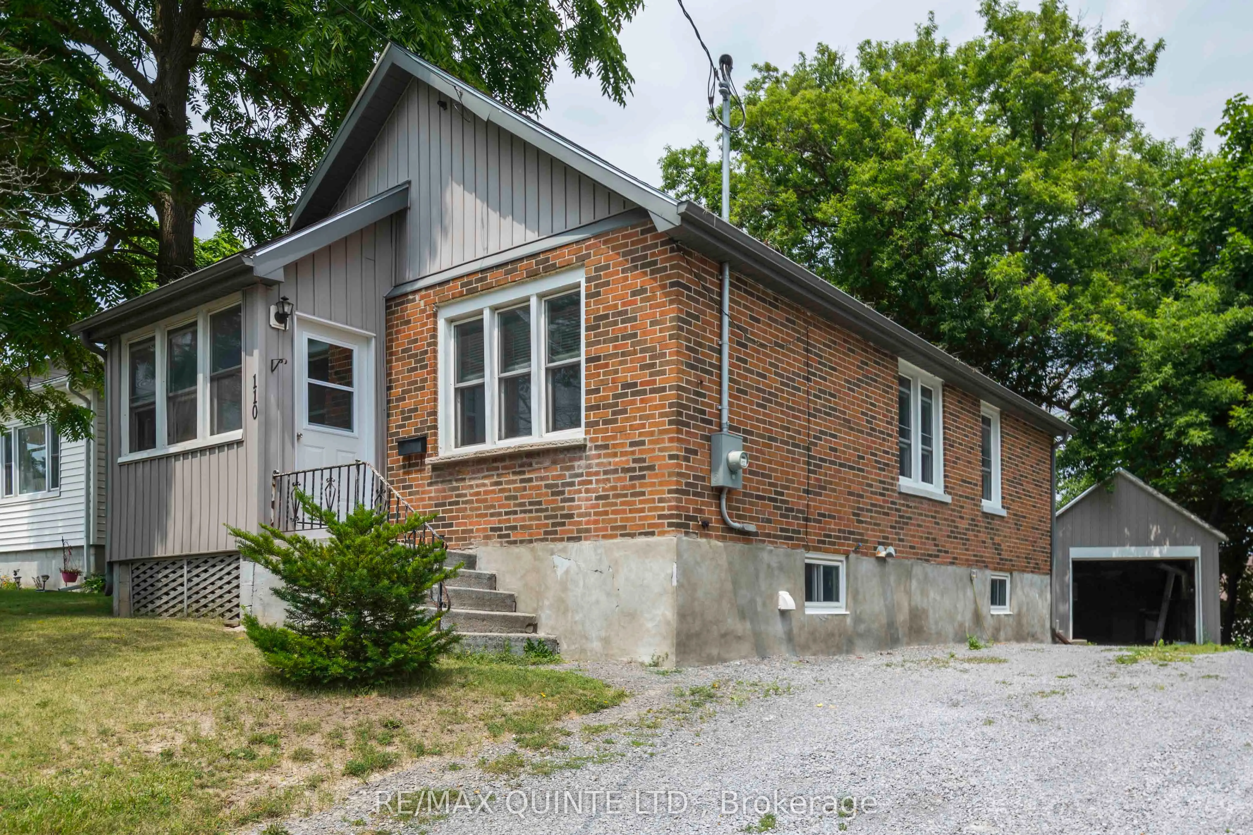 110 Moira Street W
