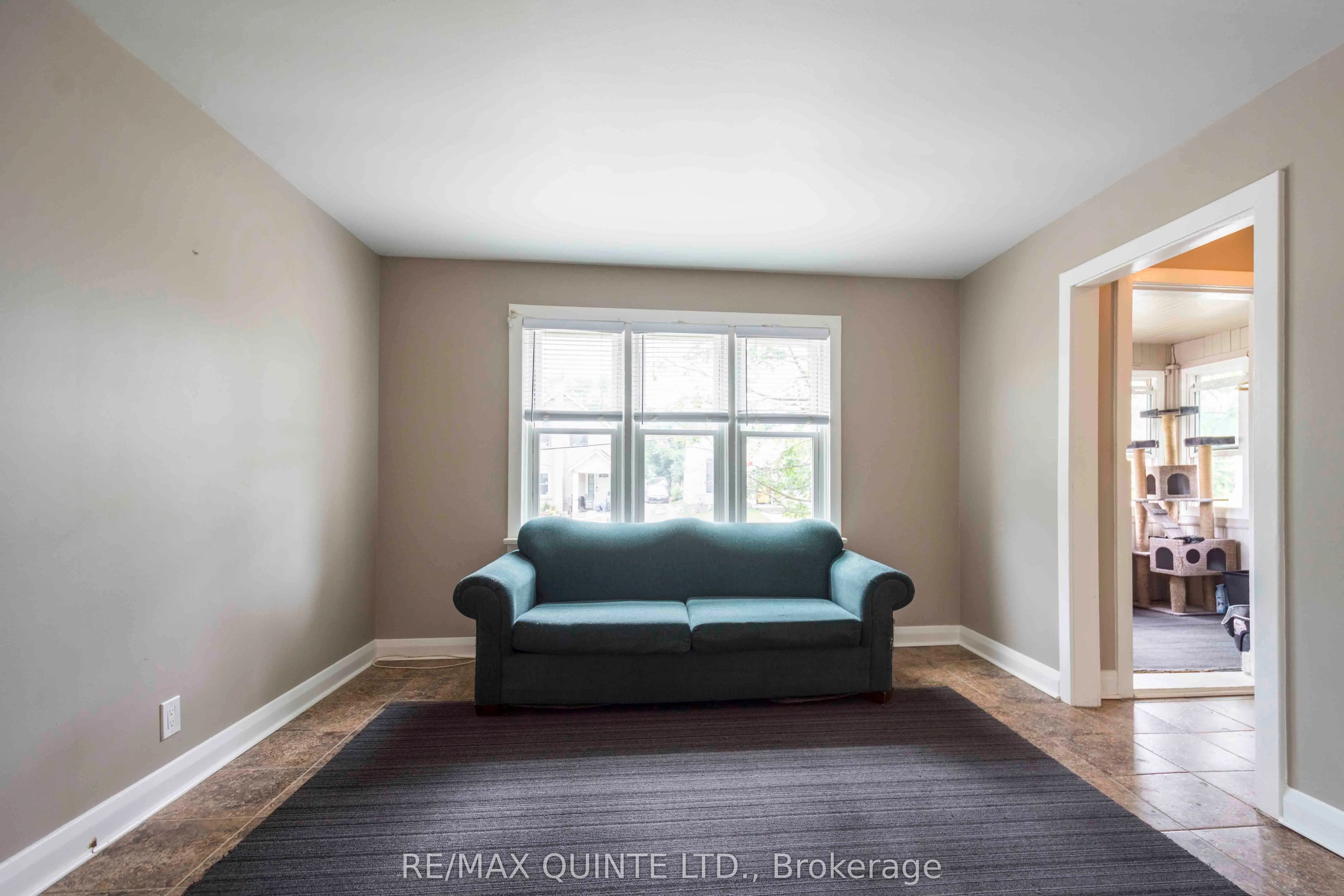 110 Moira Street W