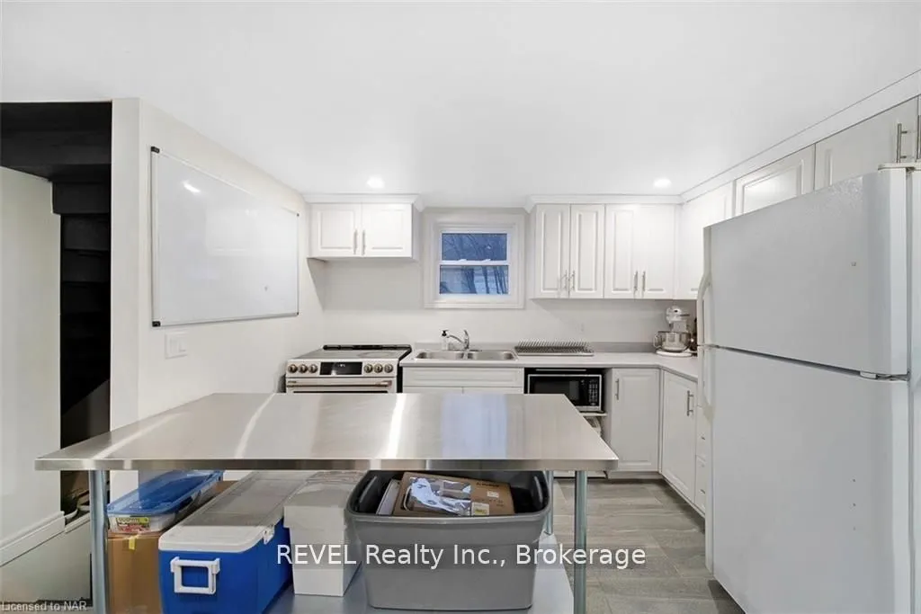 MAIN/ 4102 PORTAGE Road