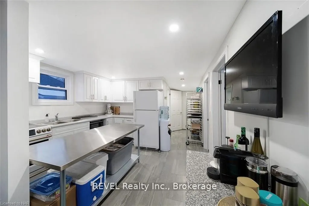 MAIN/ 4102 PORTAGE Road