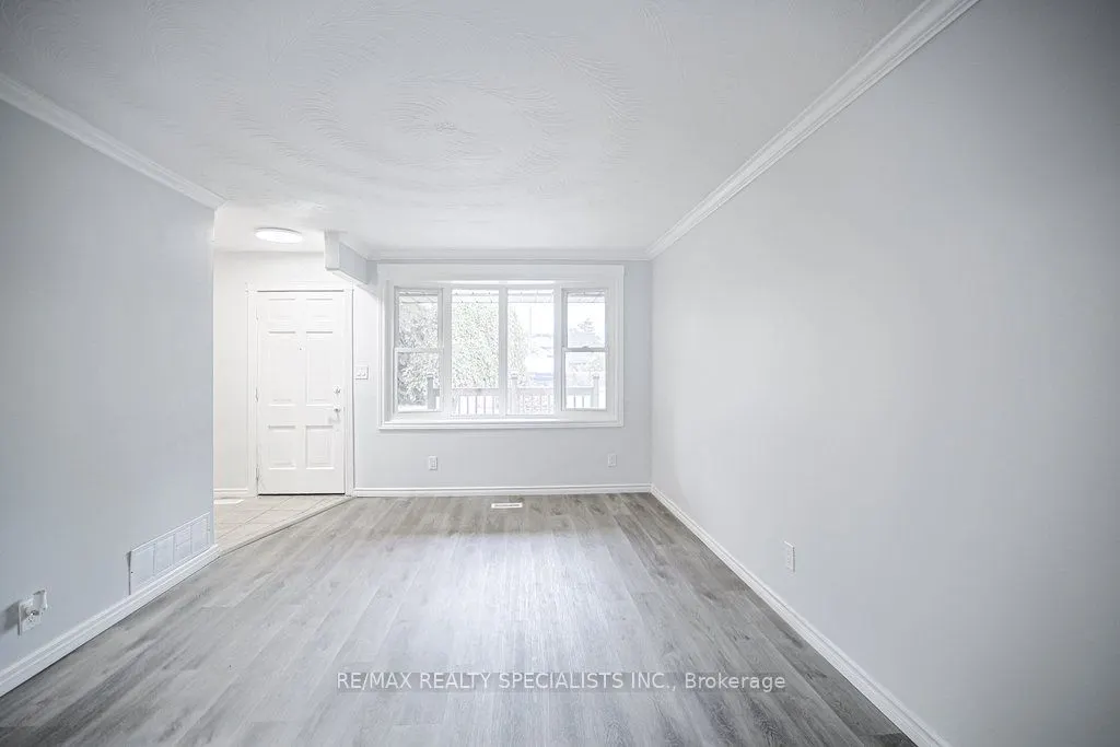 215A Paris Road
