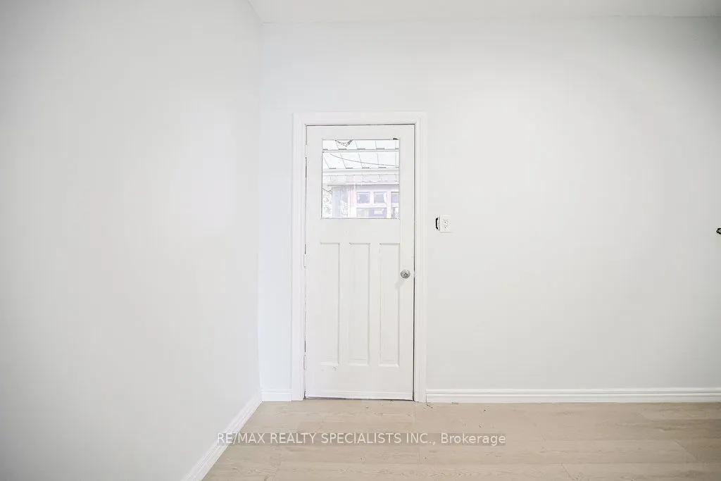 215A Paris Road