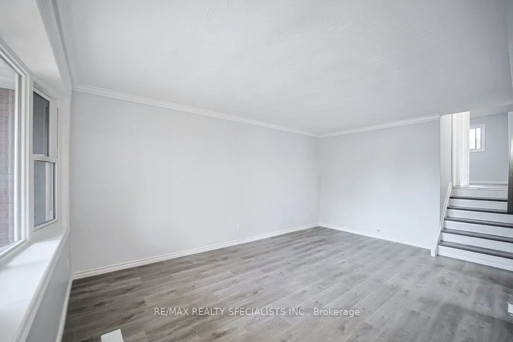 215A Paris Road