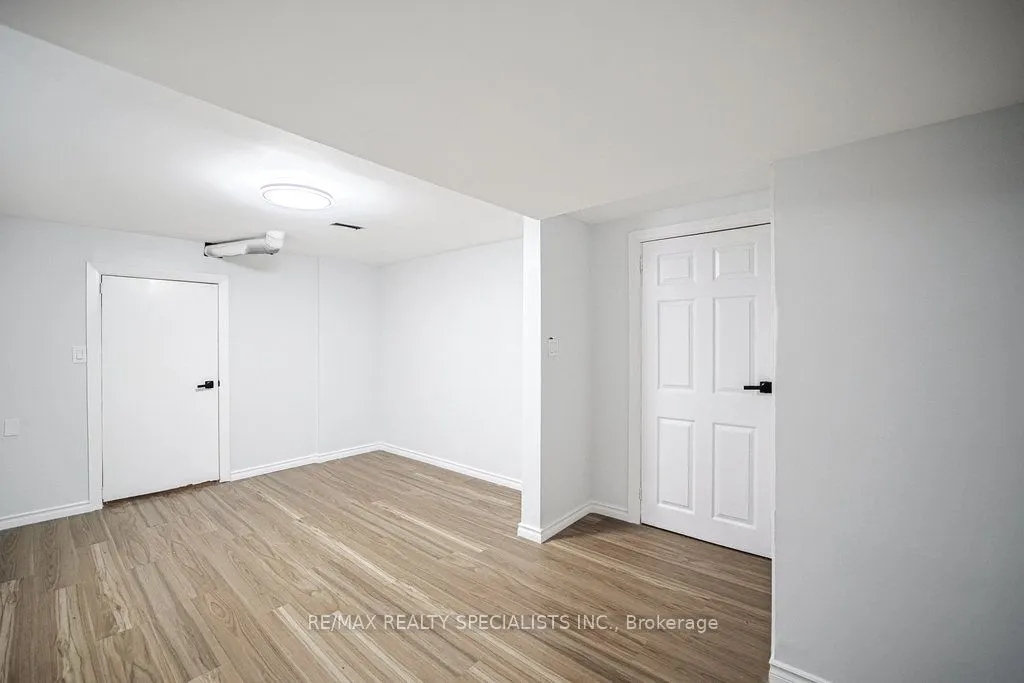 215A Paris Road