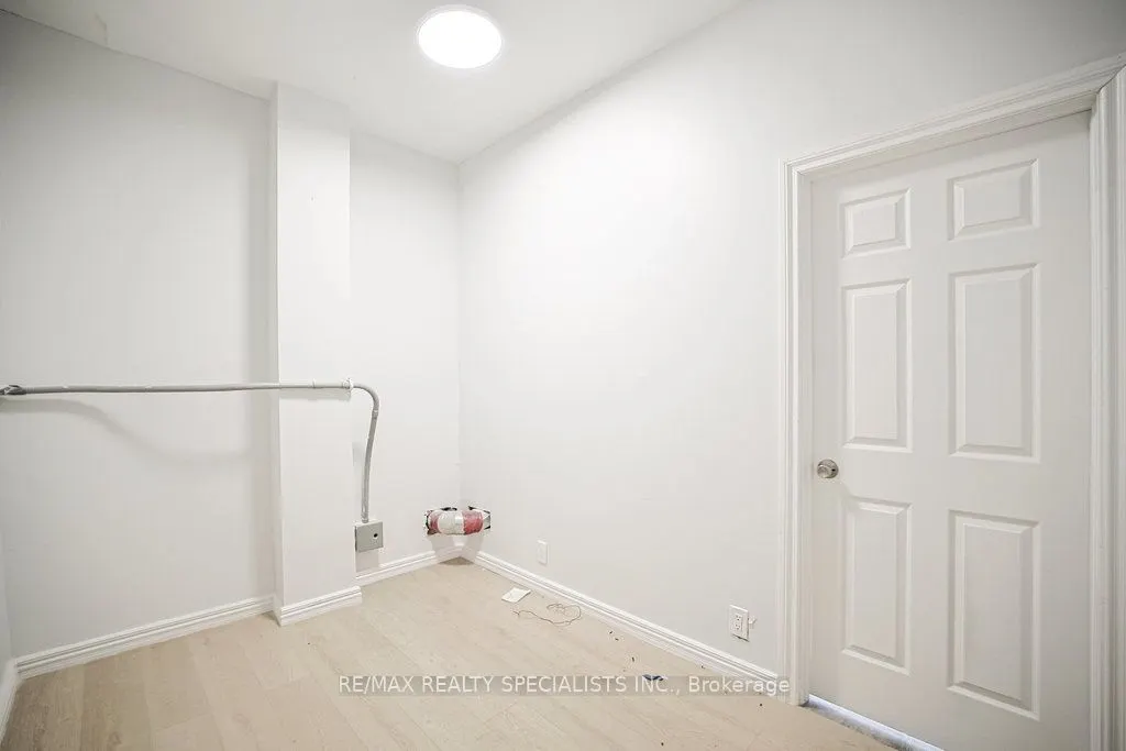 215A Paris Road