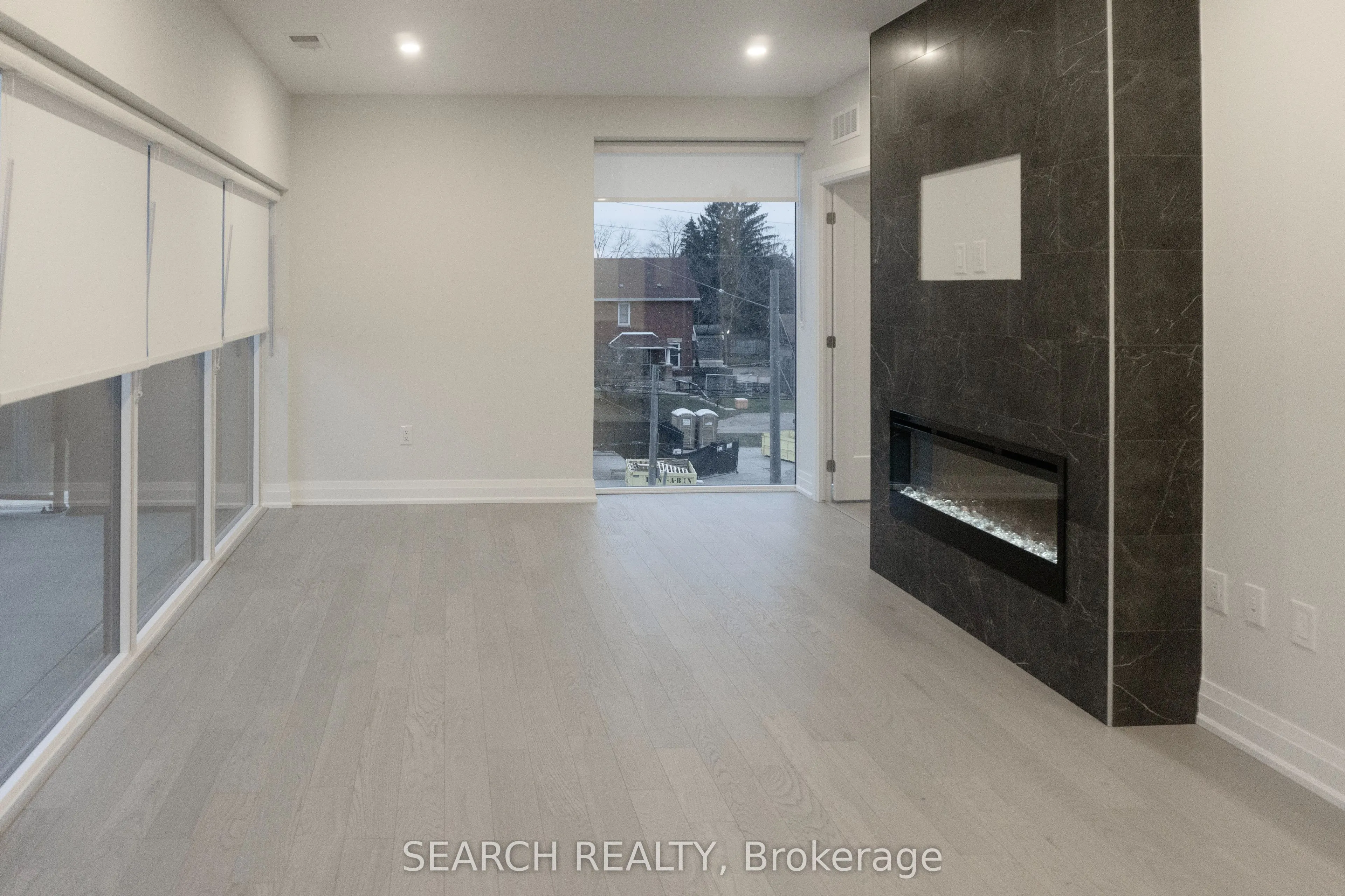 71 Wyndham Street S, #310