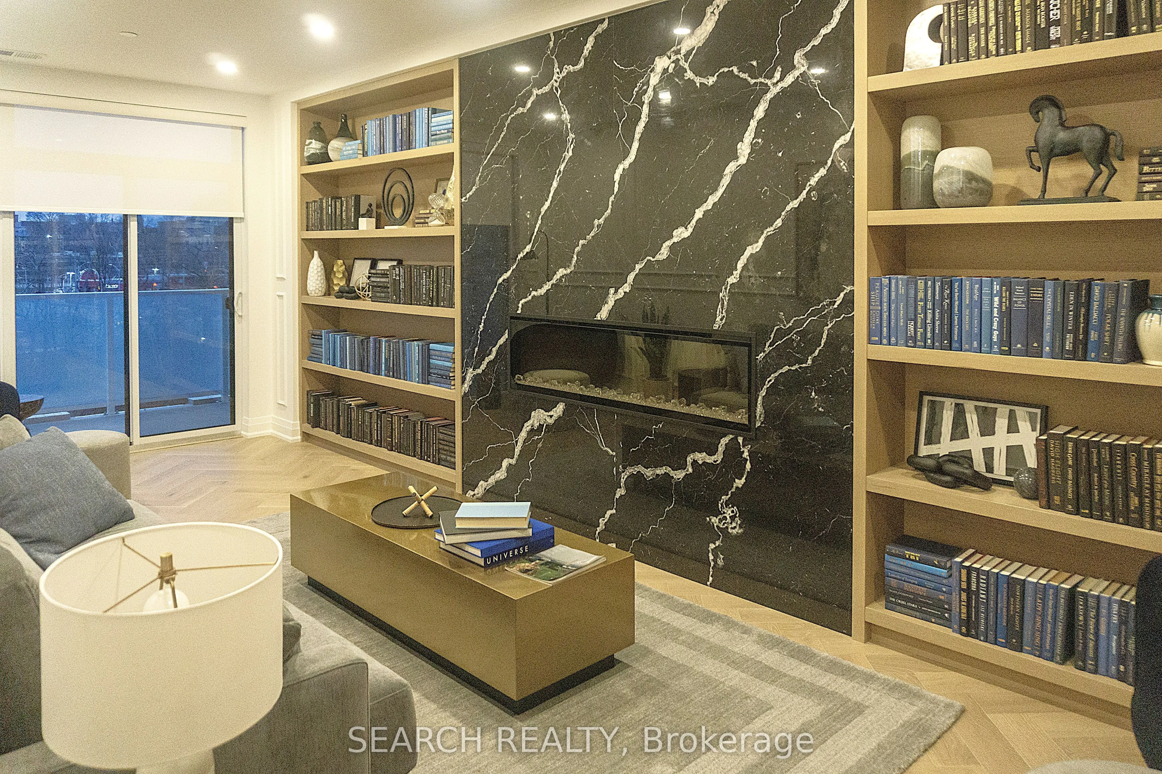 71 Wyndham Street S, #310
