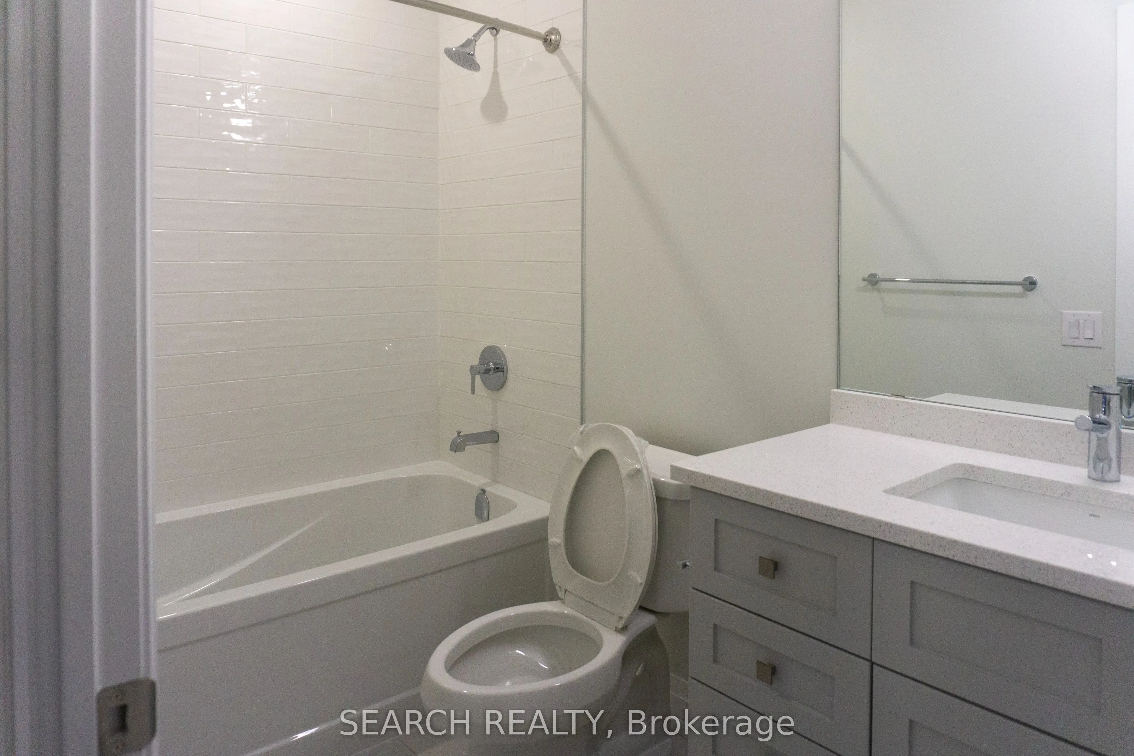 71 Wyndham Street S, #310