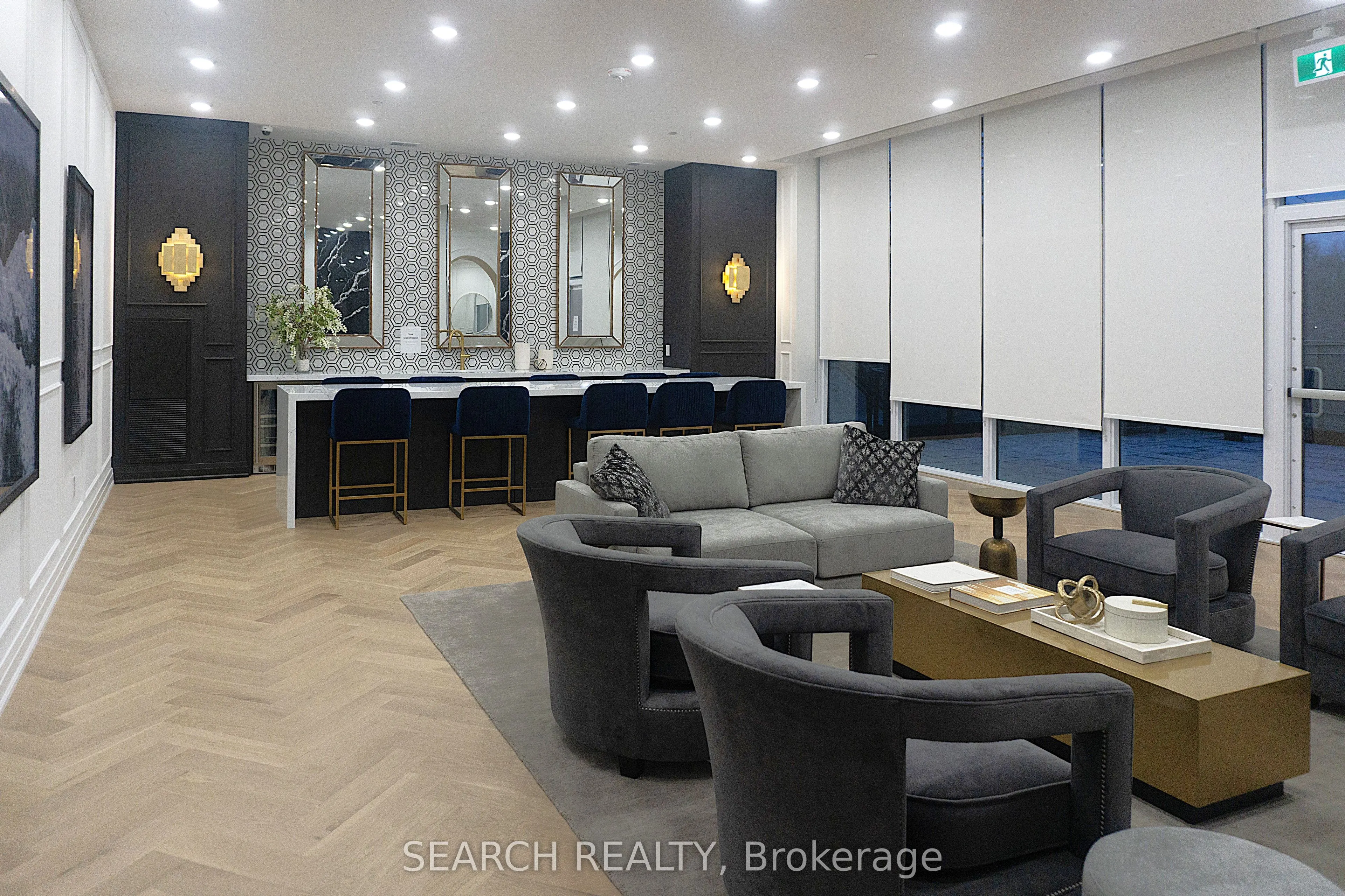 71 Wyndham Street S, #310