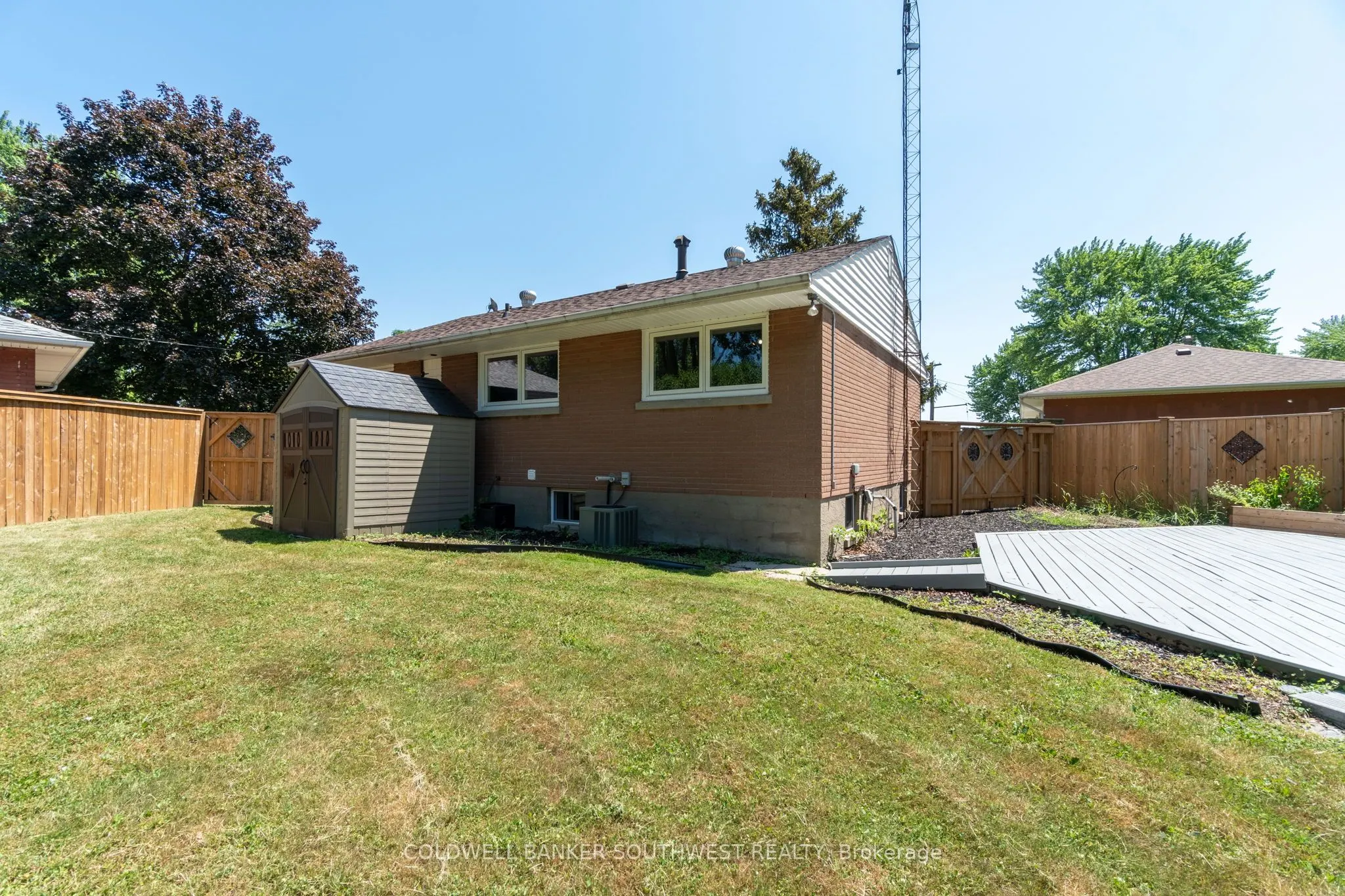 18 Tweedsmuir Avenue