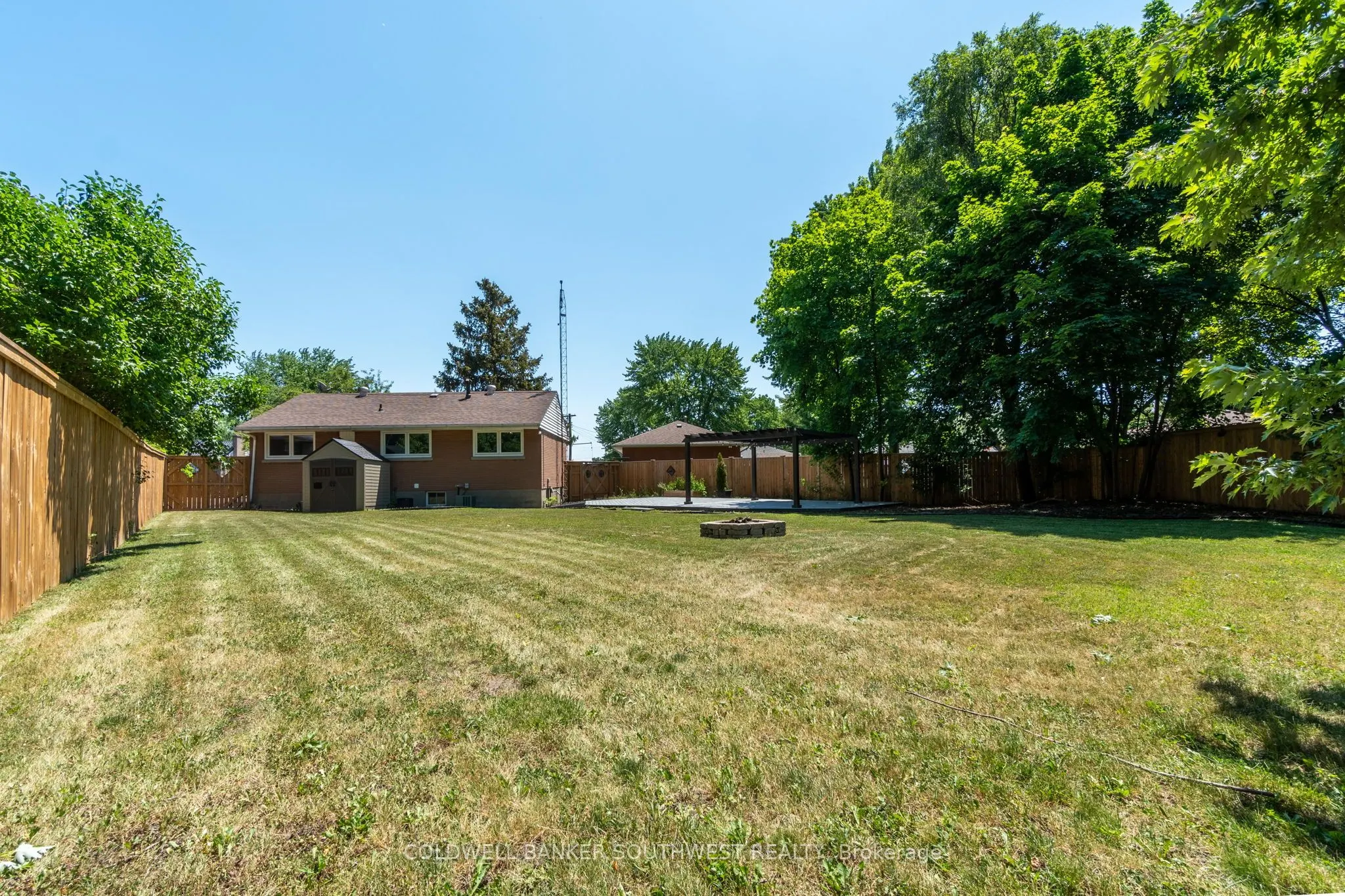 18 Tweedsmuir Avenue
