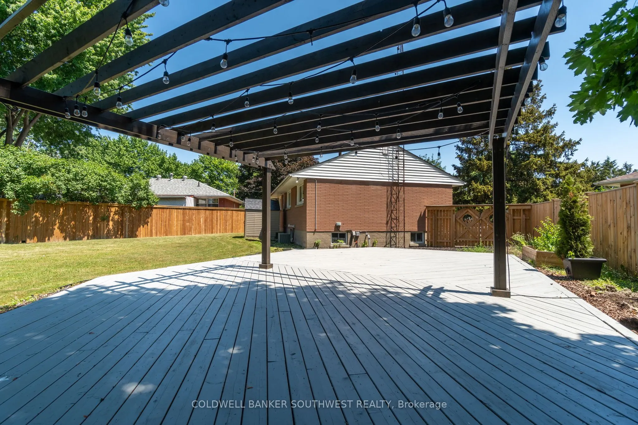 18 Tweedsmuir Avenue