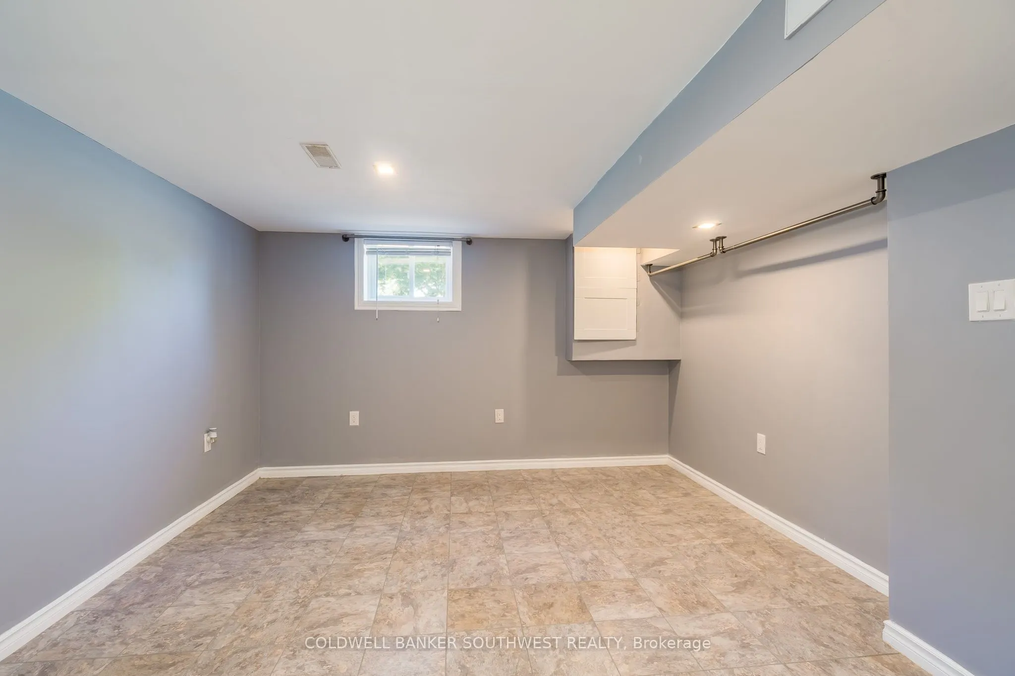 18 Tweedsmuir Avenue
