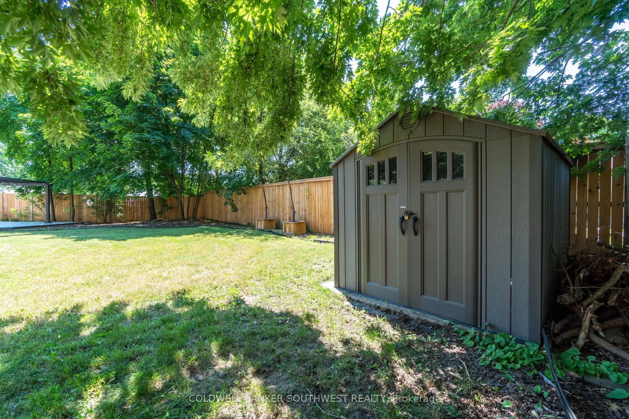 18 Tweedsmuir Avenue