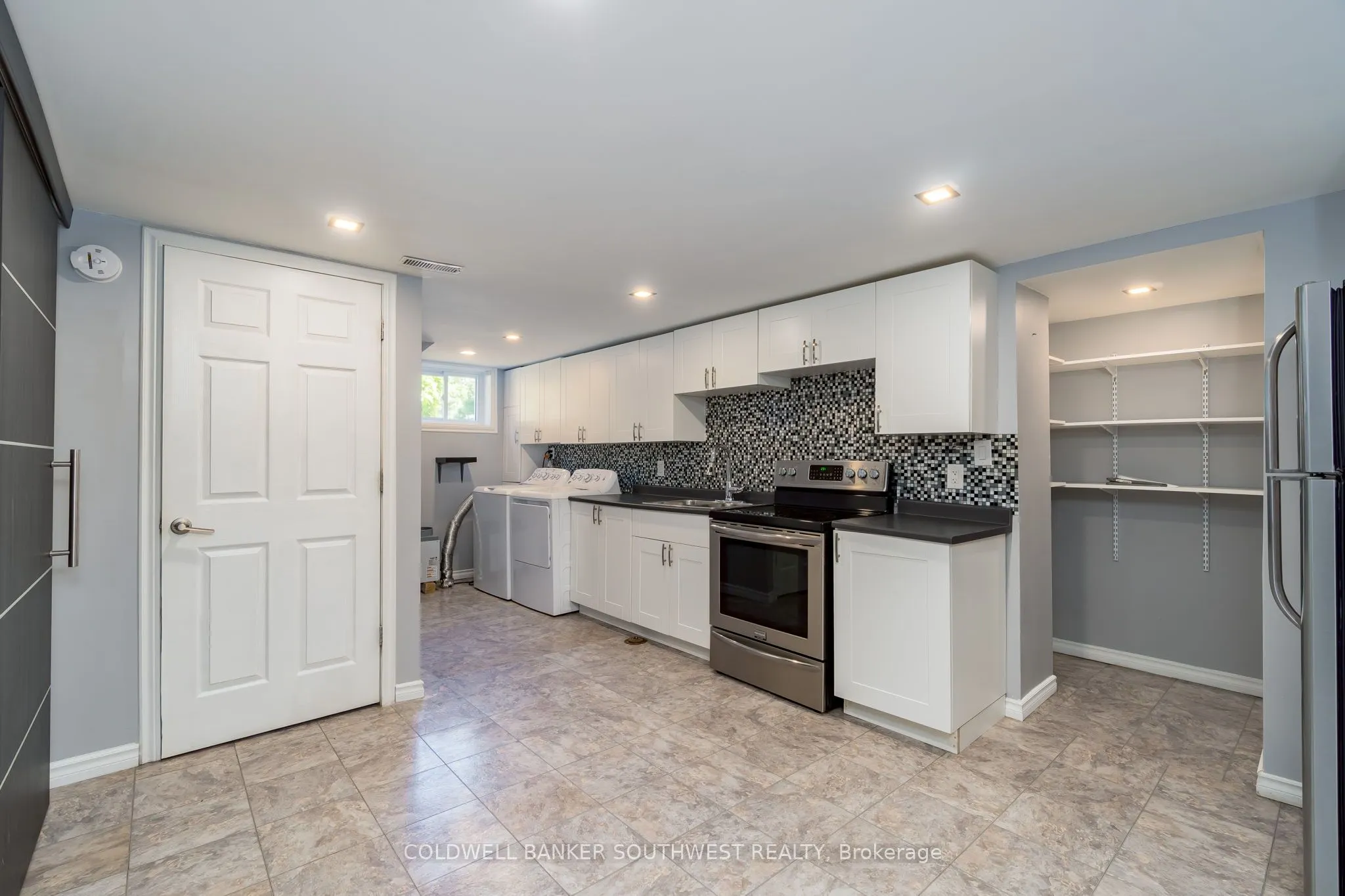 18 Tweedsmuir Avenue