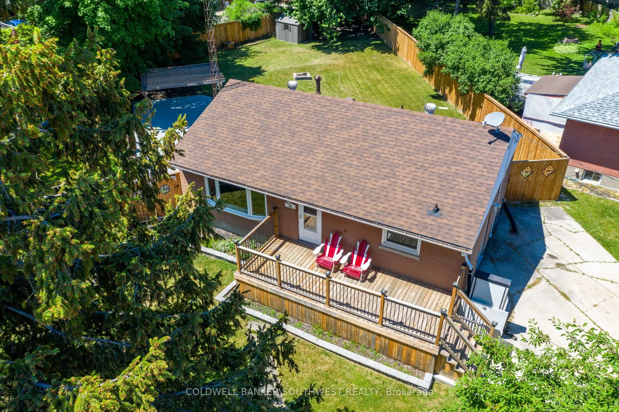 18 Tweedsmuir Avenue