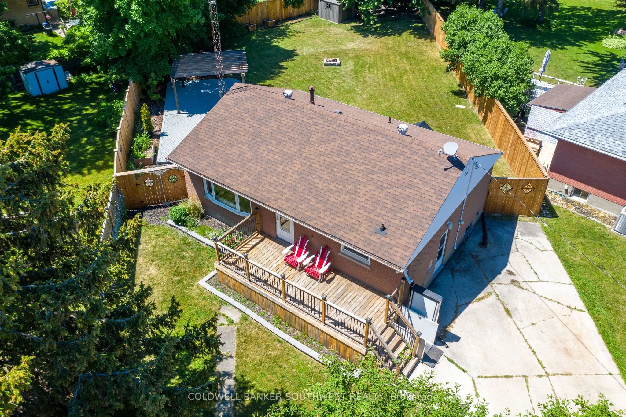 18 Tweedsmuir Avenue