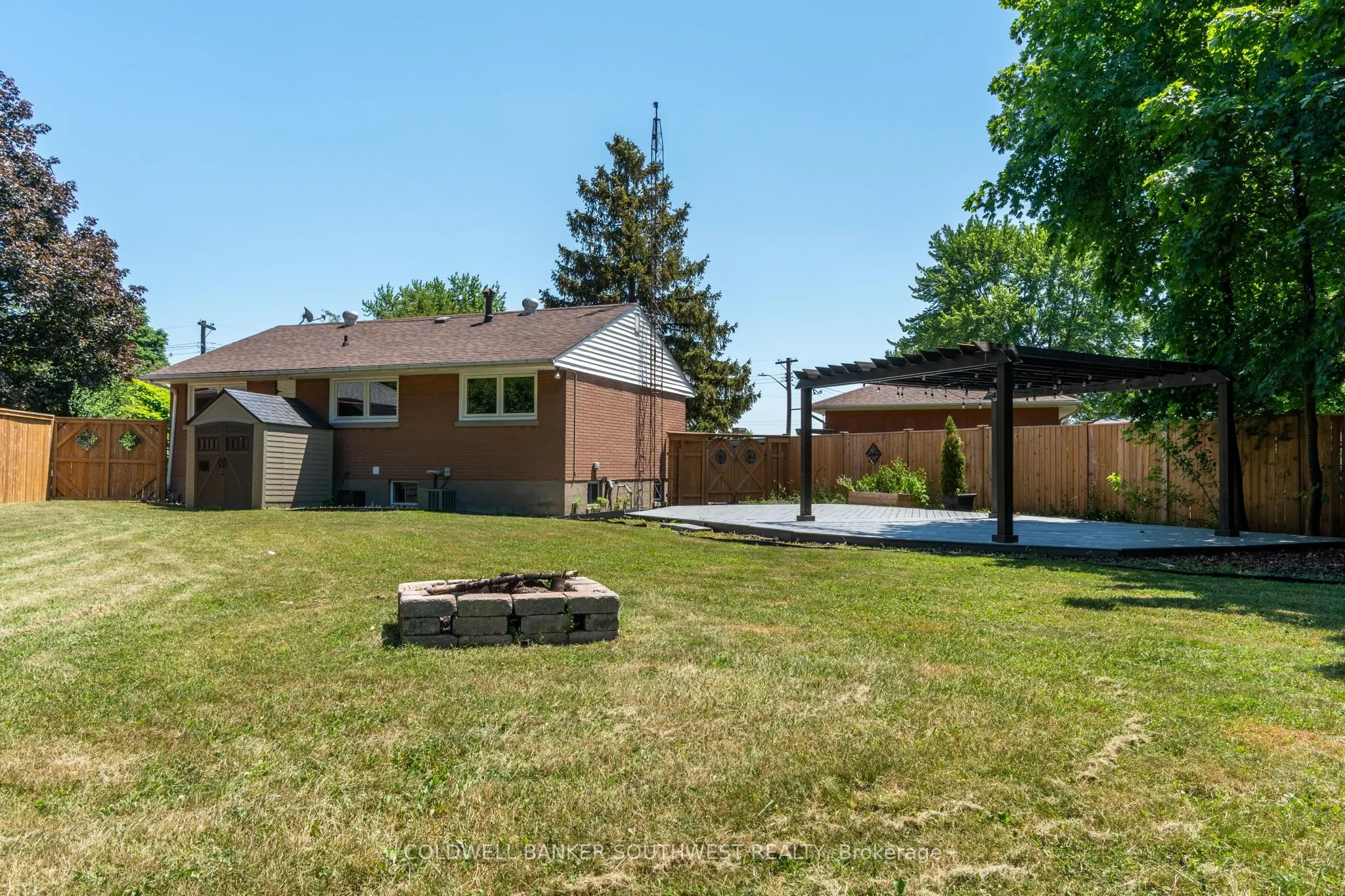 18 Tweedsmuir Avenue