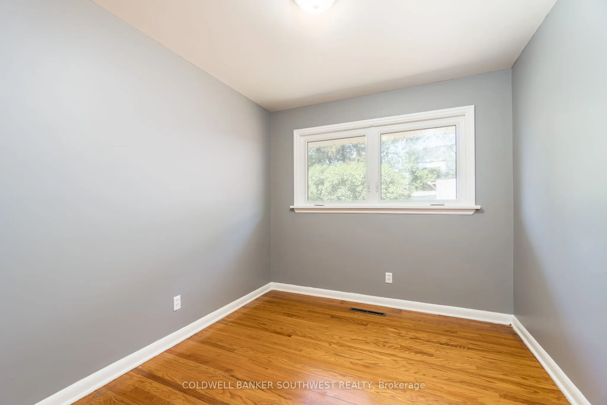 18 Tweedsmuir Avenue