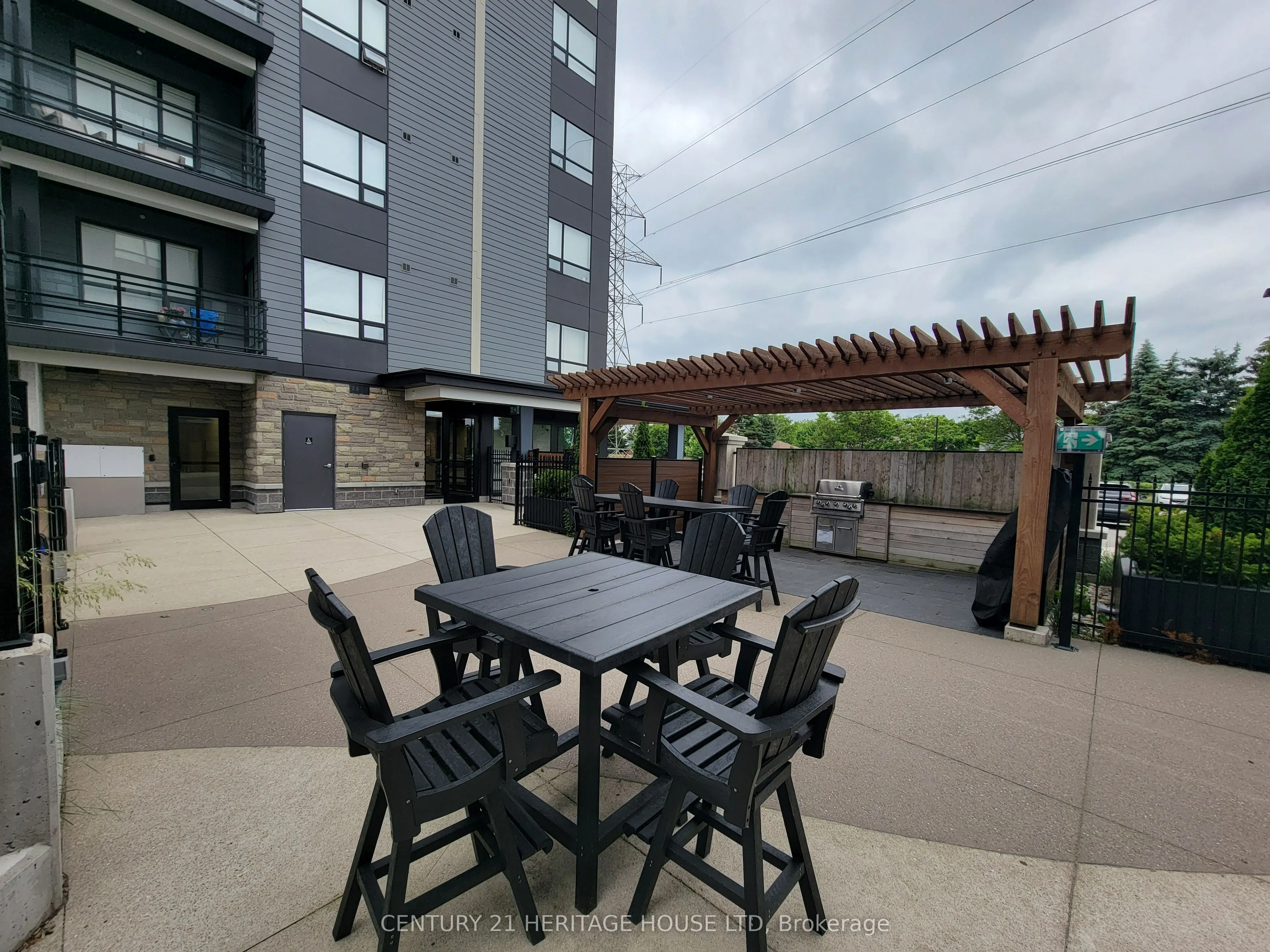 251 Northfield Drive E, #209