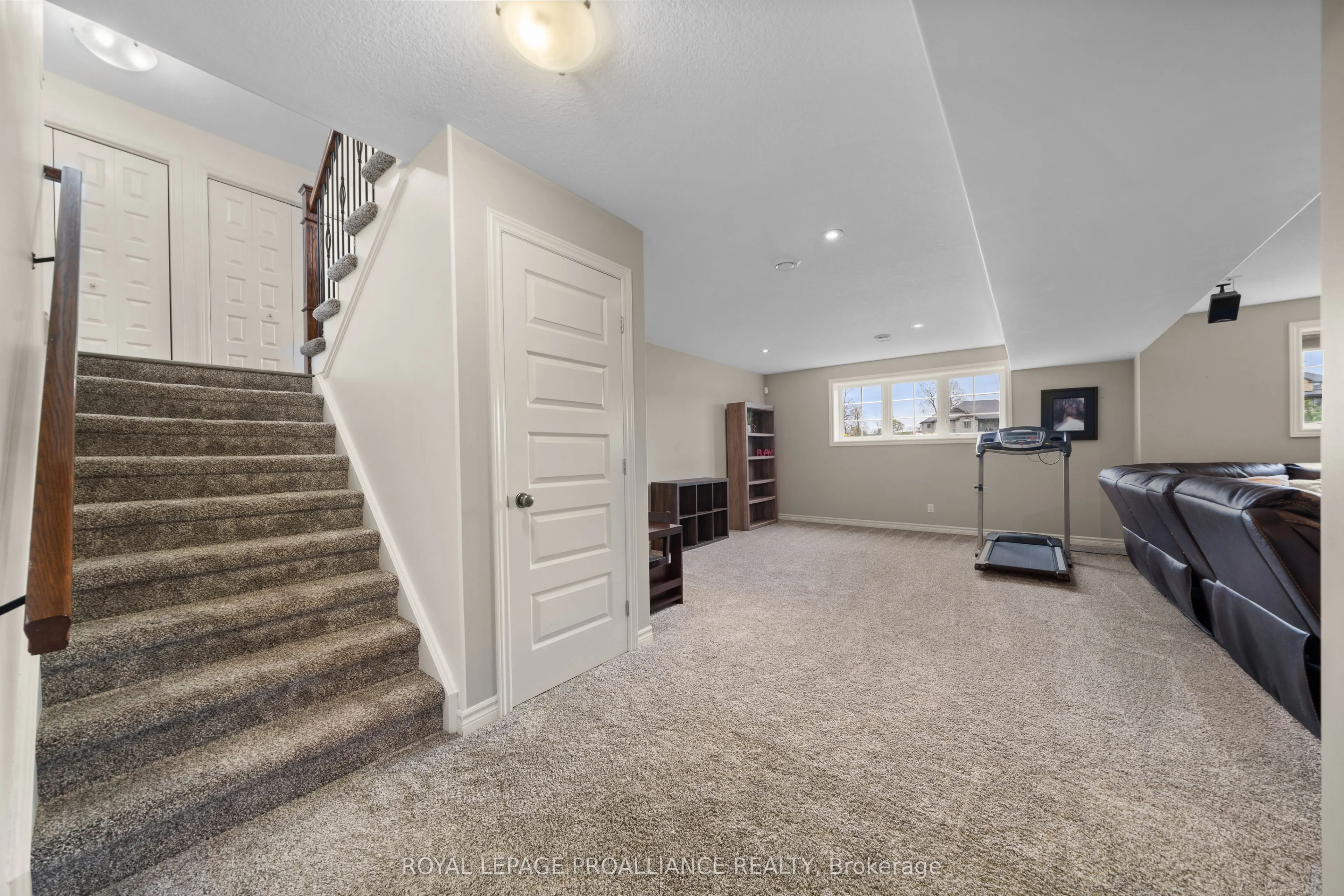 118 Gentlebreeze Drive
