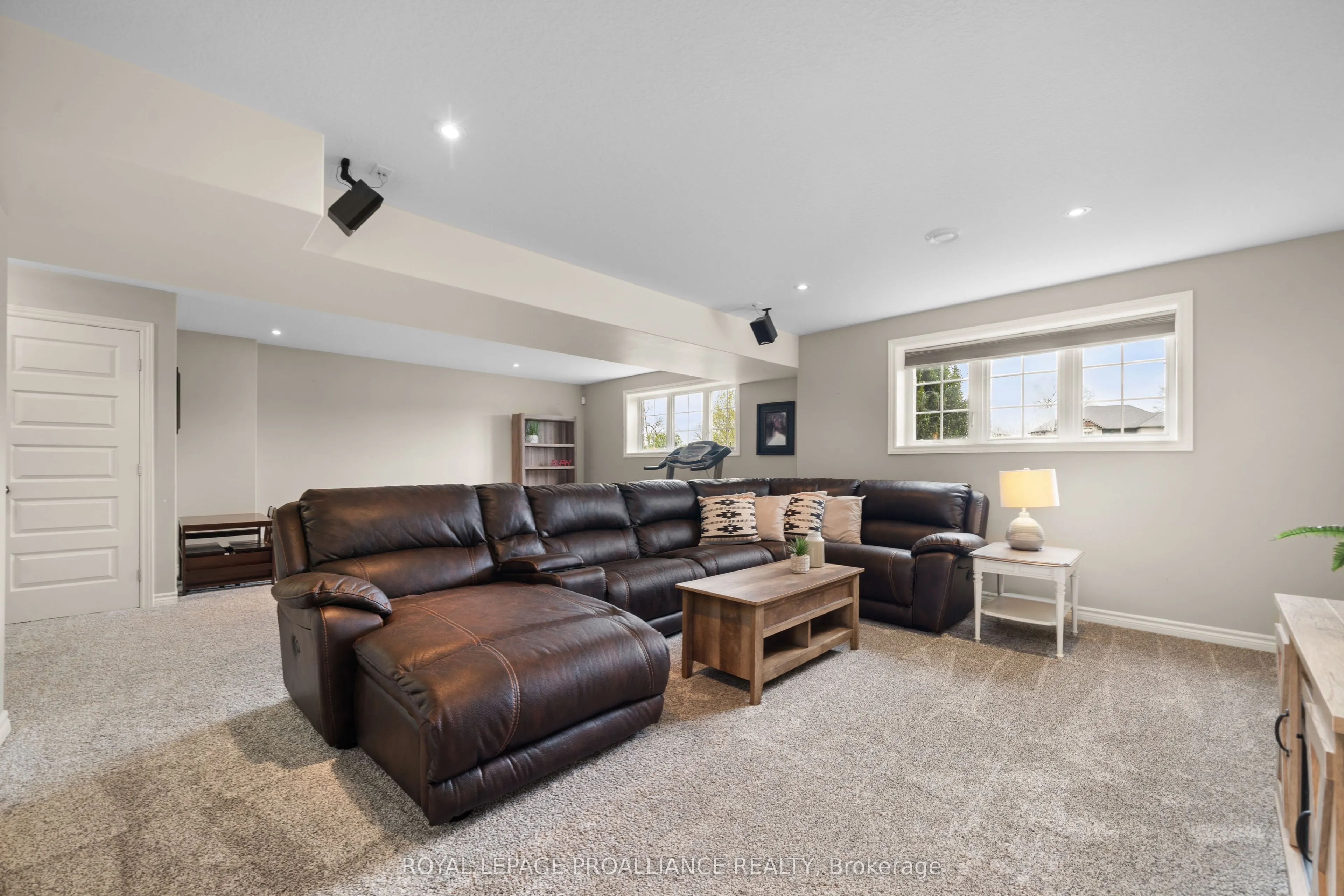 118 Gentlebreeze Drive